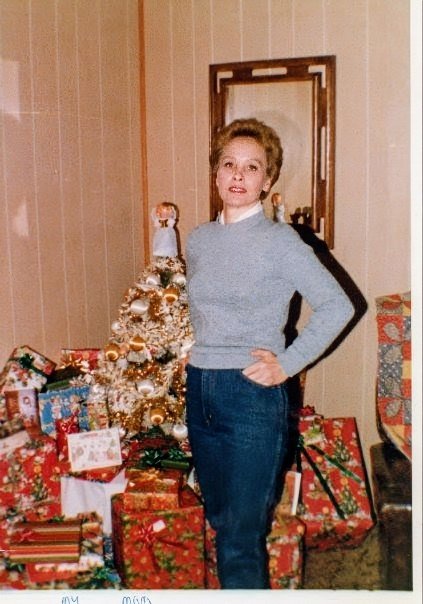 Mom - Christmas 1983 in Savannah, Tennessee