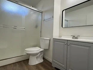 Main Bathroom.jpg