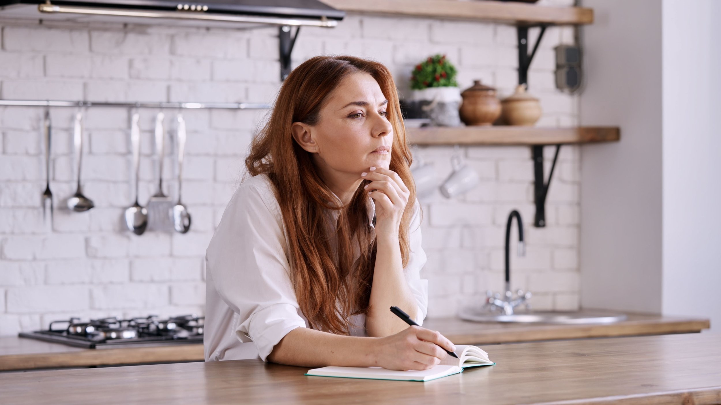 Is It Food Noise or an Eating Disorder? Here's How to Tell the Difference
