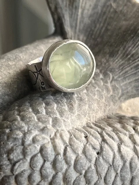 PREHNITE RING - SIZE 8