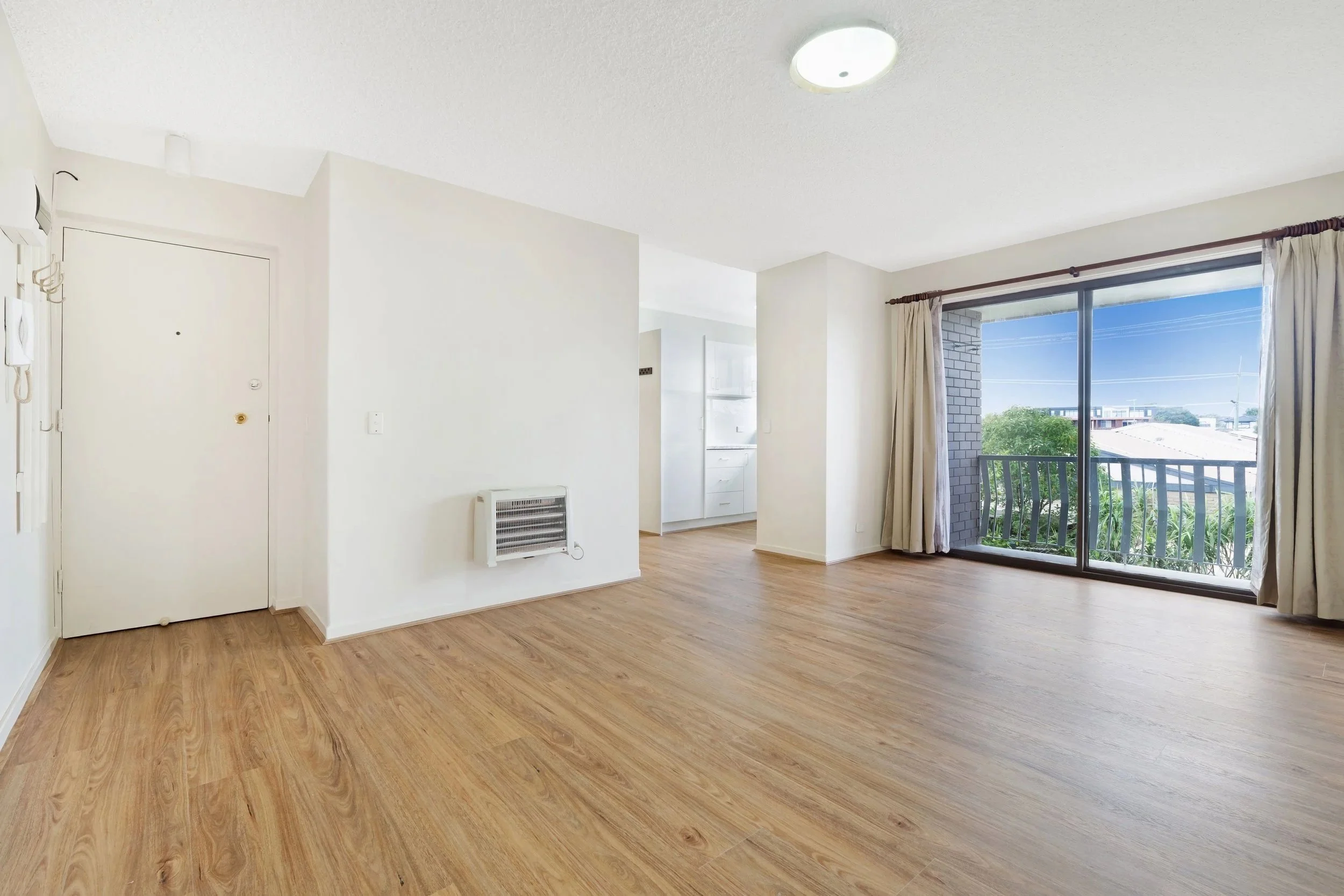Livingroom-2.jpg