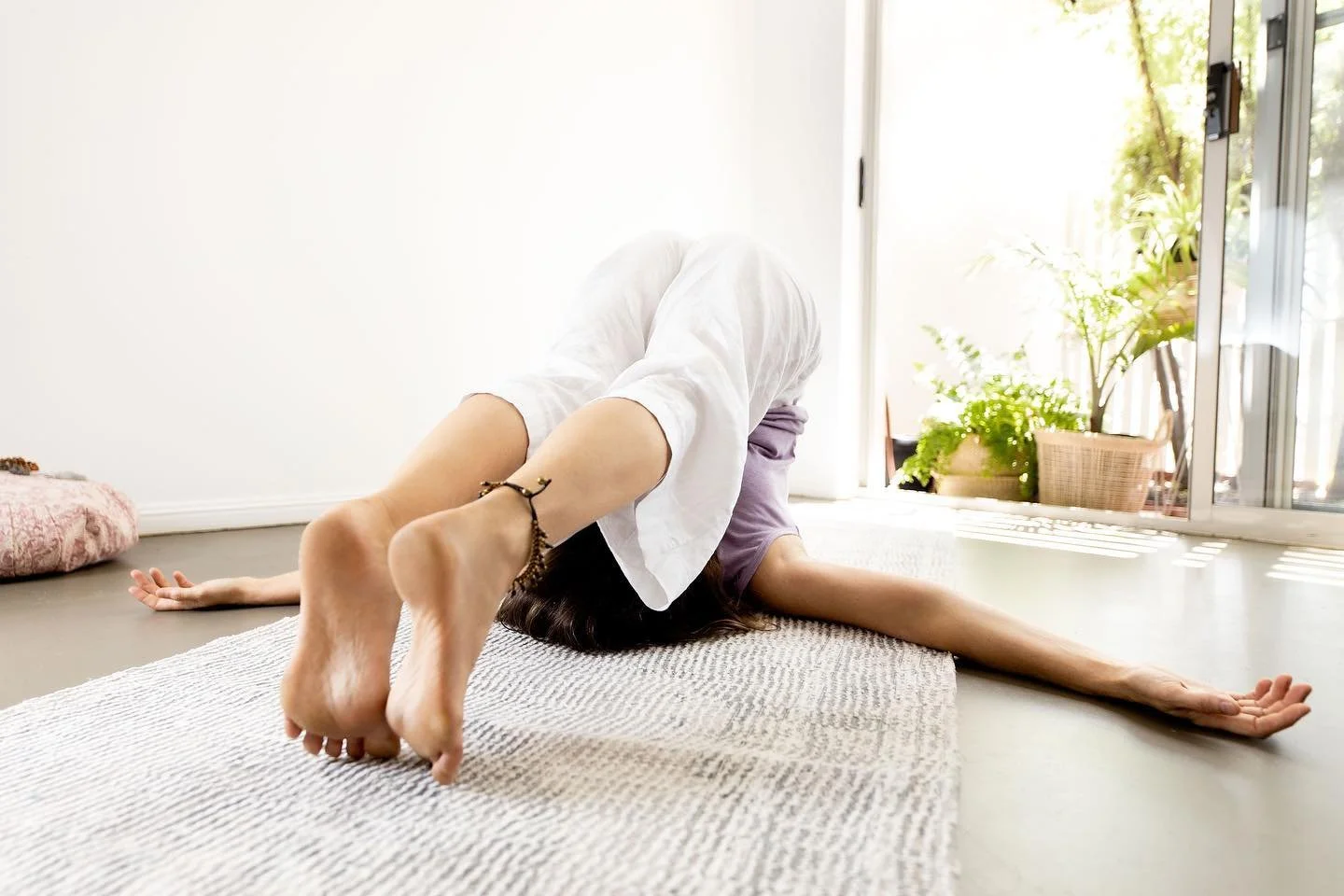 💚Mercury mind ? 
We can&rsquo;t separate our practice of yoga &amp; Āyurveda without the macrocosm of the great planets in the sky.
Wednesday is ruled by the planet Mercury - and where mercury is placed in your natal chart - shows where balance ( an