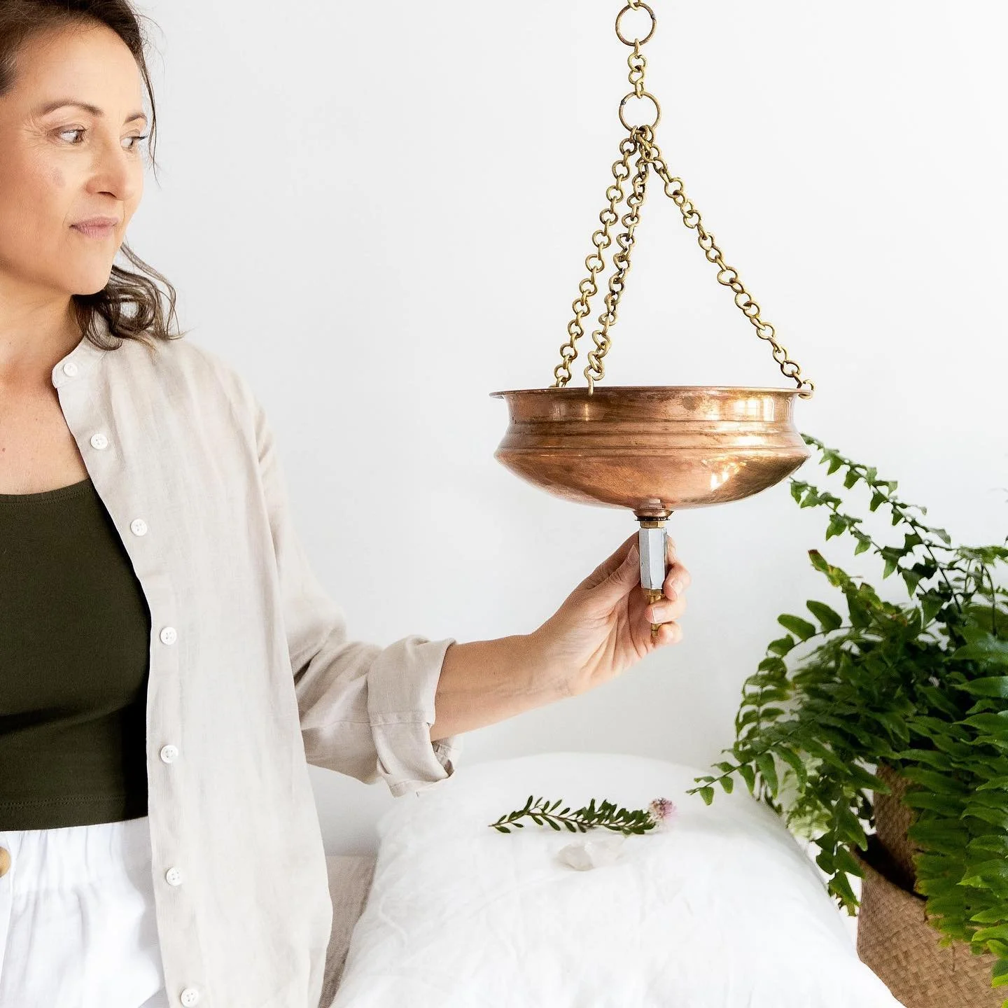 🤎 ĀYURVEDIC SHIRODHARA - the ritual of deep rest..

This gentle Āyurvedic oil treatment helps to nourish &amp; strengthen the nervous system- physically, mentally &amp; energetically ..

A sacred gift to yourself in changing times - warm herbal oils