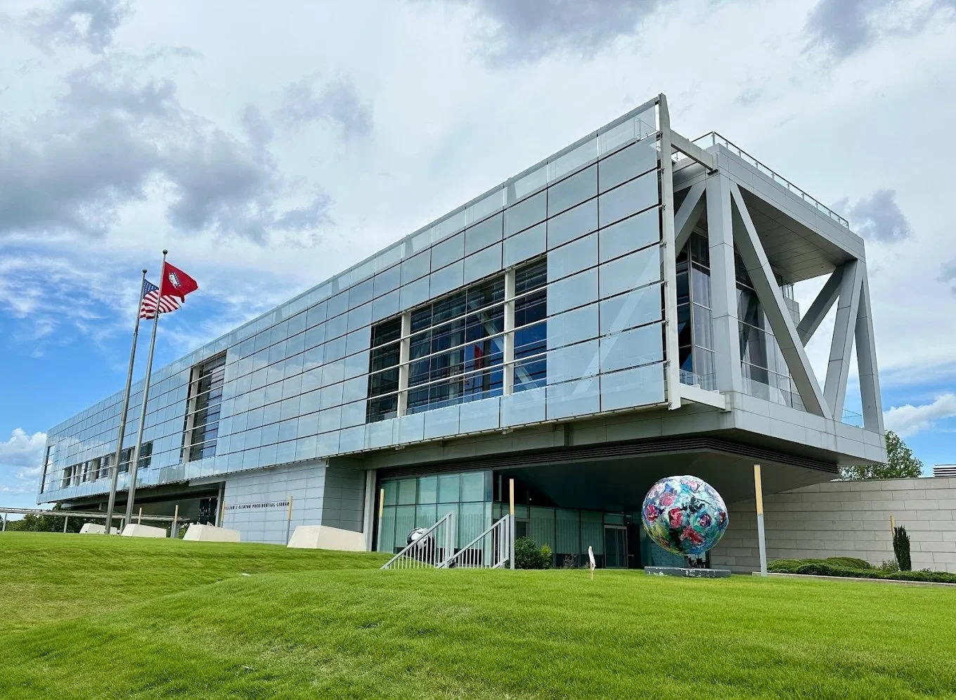 Case Study: Clinton Presidential Center — 20th Anniversary Social Media Series