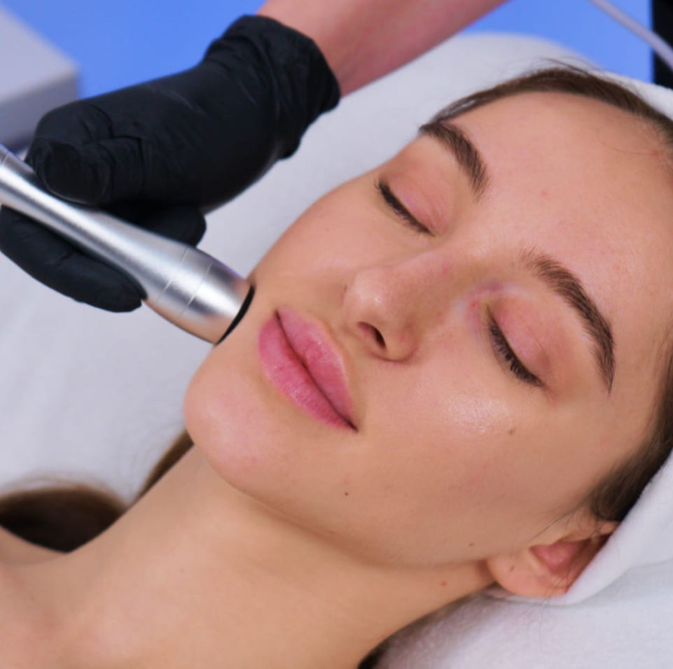 vitalis-aquaglow-deluxe-hydrodermabrasion-facial.png