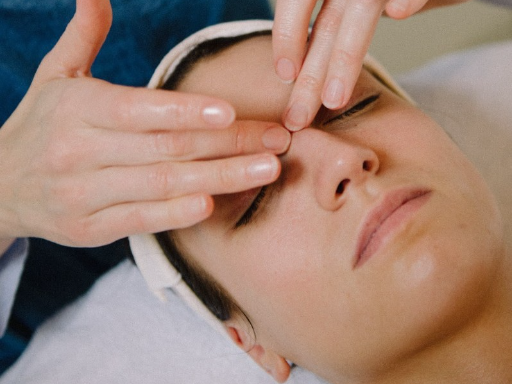 vitalis-radiant-eyes-massage.webp