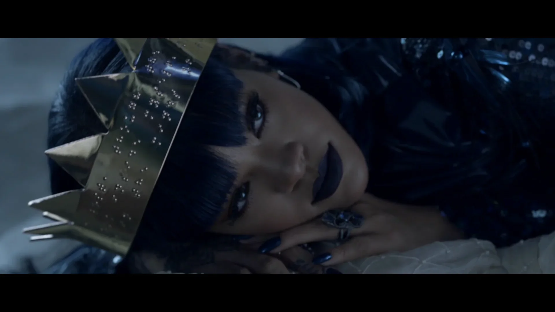 Rihanna x Samsung: ANTIdiaRy
