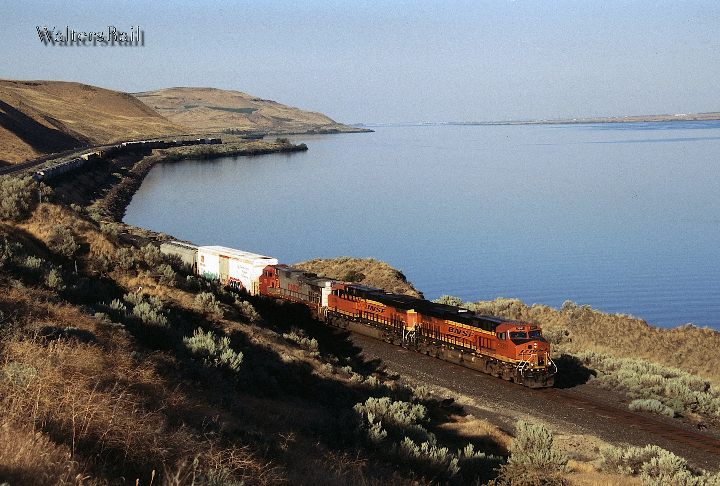 A BNSF freight along the Columbia River.  This image makes me think of the Finale of Vierne's First Organ Symphony.