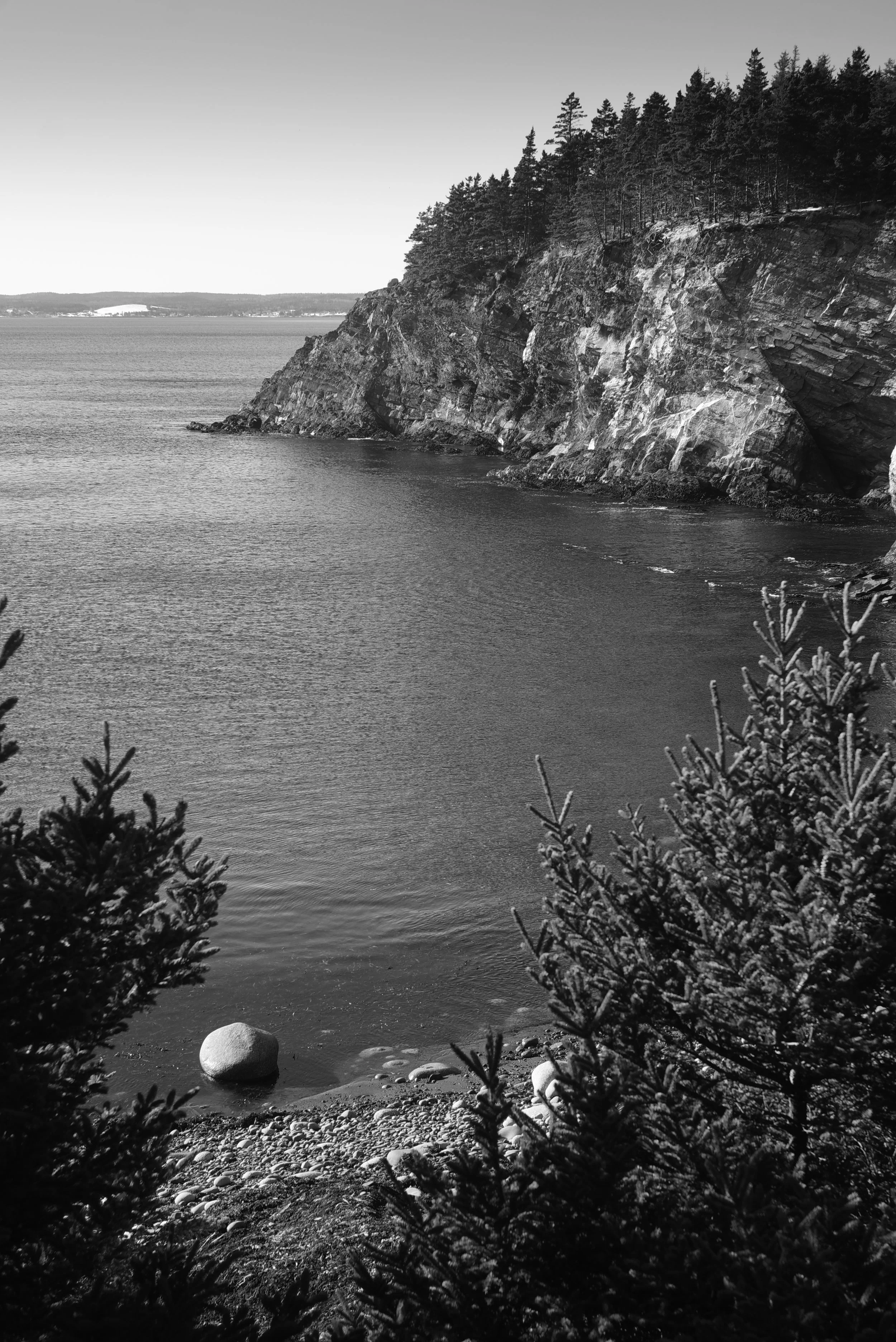 Grabble Cove 01 vertica B&W.jpg