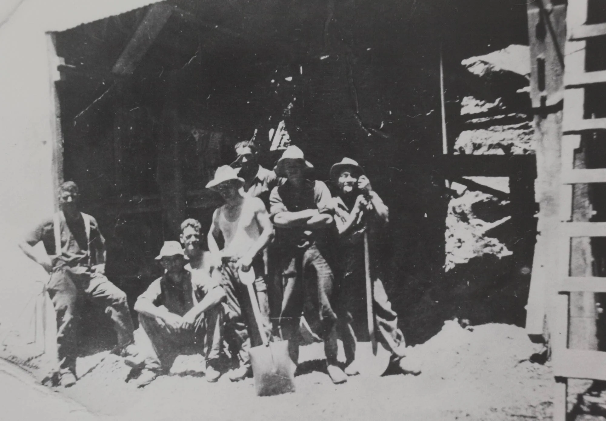The gang at Thorp's Quarry, 1948