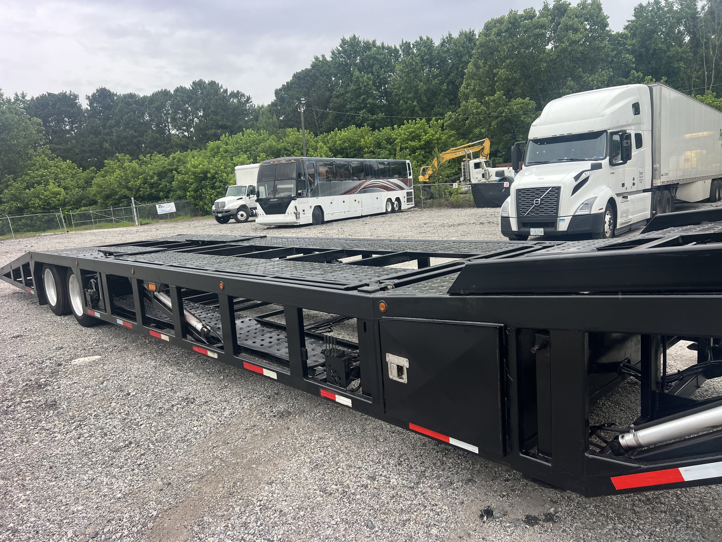 Rear loading deck of Sun Country 5-car hauler