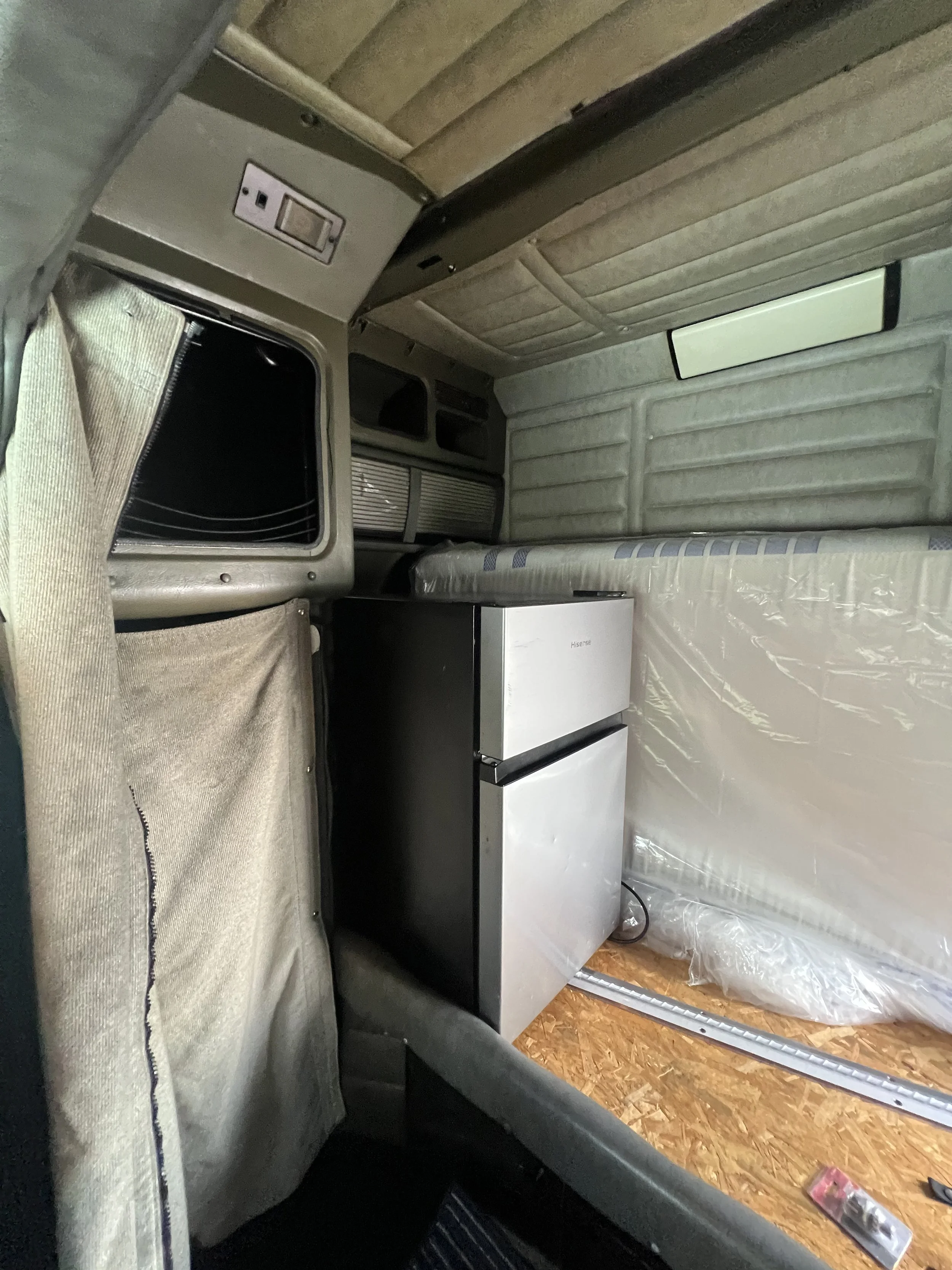 Sleeper compartment inside 2003 Peterbilt 379