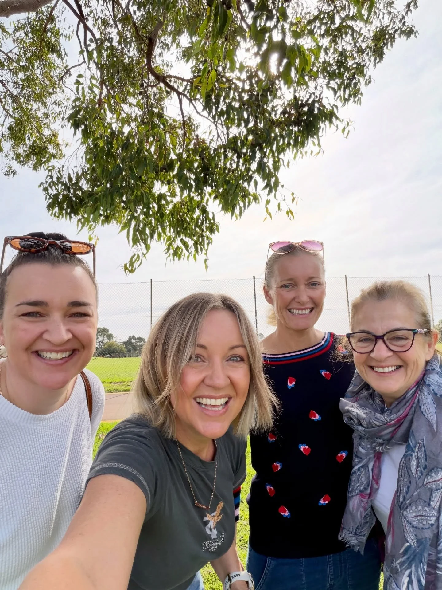 Perth #debutcrew catch up with @libbyiriks @ericalee_writes @jacintapeacheywrites - such a good laugh and so lovely to see you, ladies! 

#perthwriter #debutcrew2026 #writerssupportingwriters