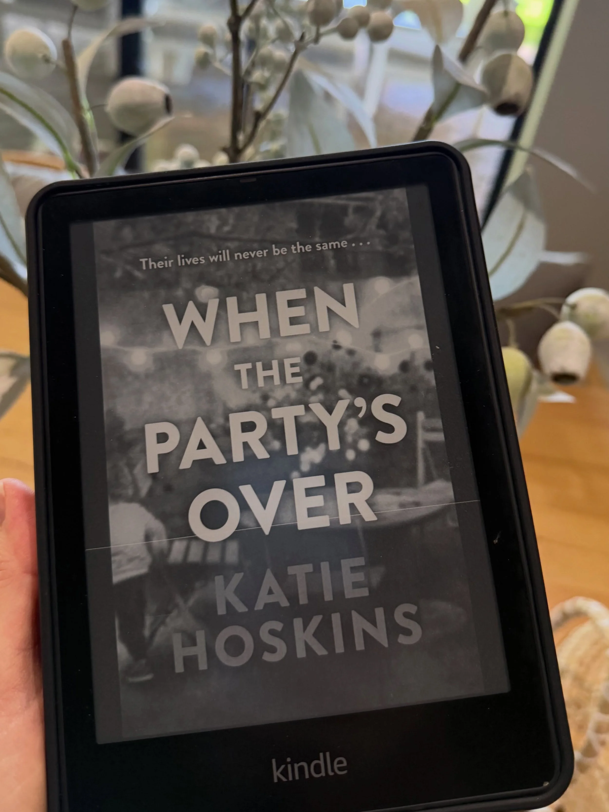 Bravo, @katie_hoskins_author! When the Party&rsquo;s Over is a clever, resonant debut with Big Little Lies vibes, told in three equally compelling points of view. Marriage, motherhood, and friendship: beautifully intertwined 👌