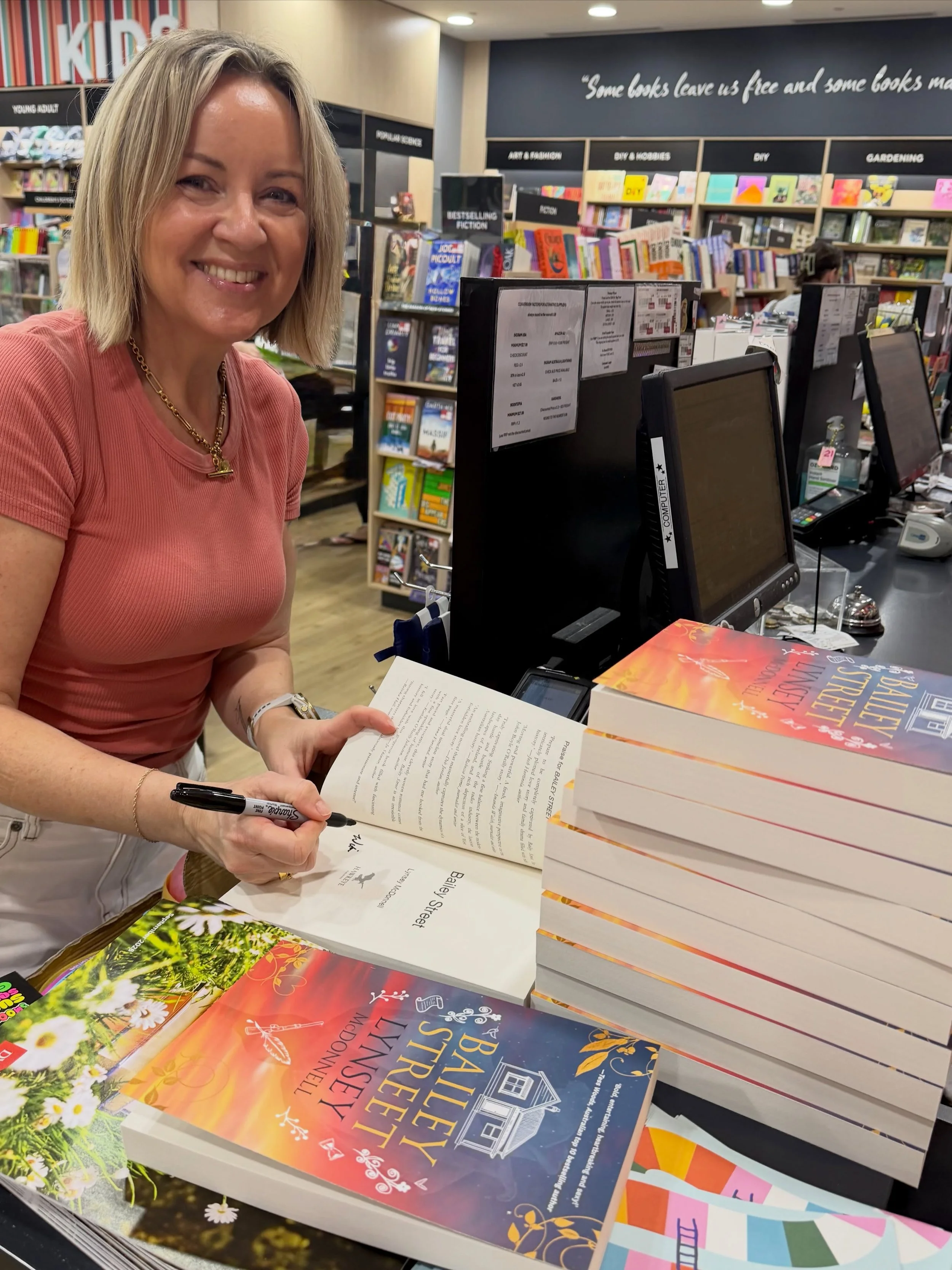 Called in to @dymockskarrinyup and met the lovely Bella today. Stack of signed books available in store now! 🧡

#australianfiction #historicalfiction #bookstore