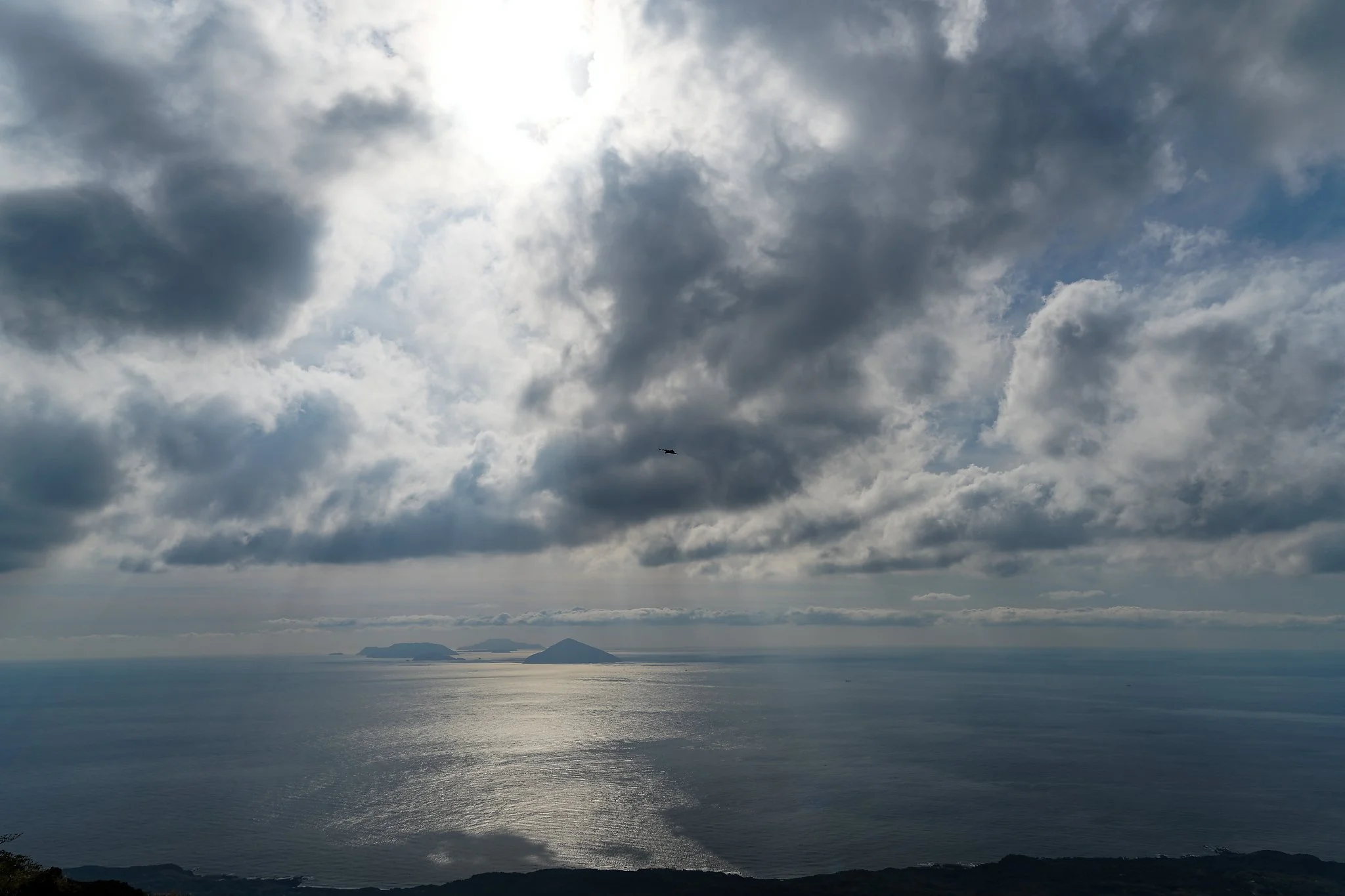 Izu Seven (28mm, f8, 1/800s,  ISO100)