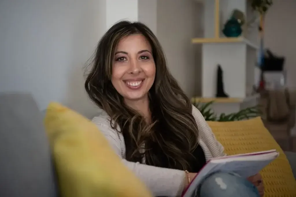 Dr Maria-Elena Lukeides provides individual clinical psychology treatment for depression, anxiety, panic, trauma and burnout.