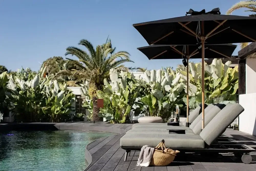 Dr Lukeides and Dr Feingold co-host a Women's Wellness Retreat at Villa Riad Byron Bay.