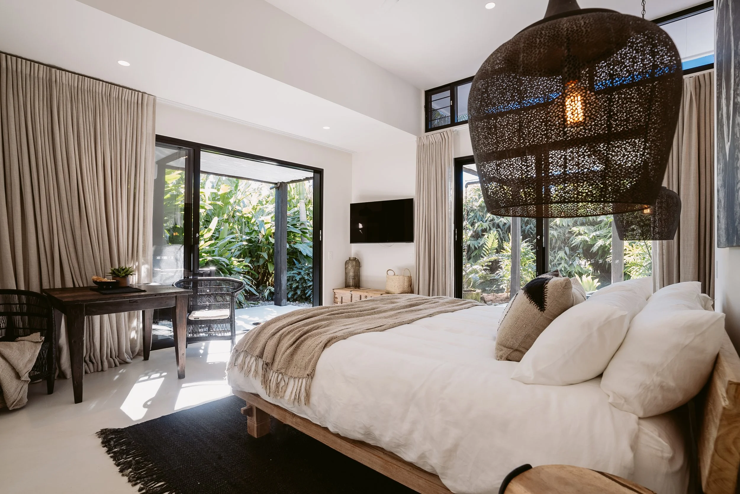 Women's Perimenopause retreat. Luxury hotel, Villa Riad.