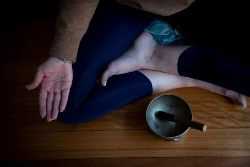 Dr Lukeides has been teaching mindfulness anbd leading drop in meditation sessions in Sydney. Combined with Breathwork and beats it is a truly transformative experience.