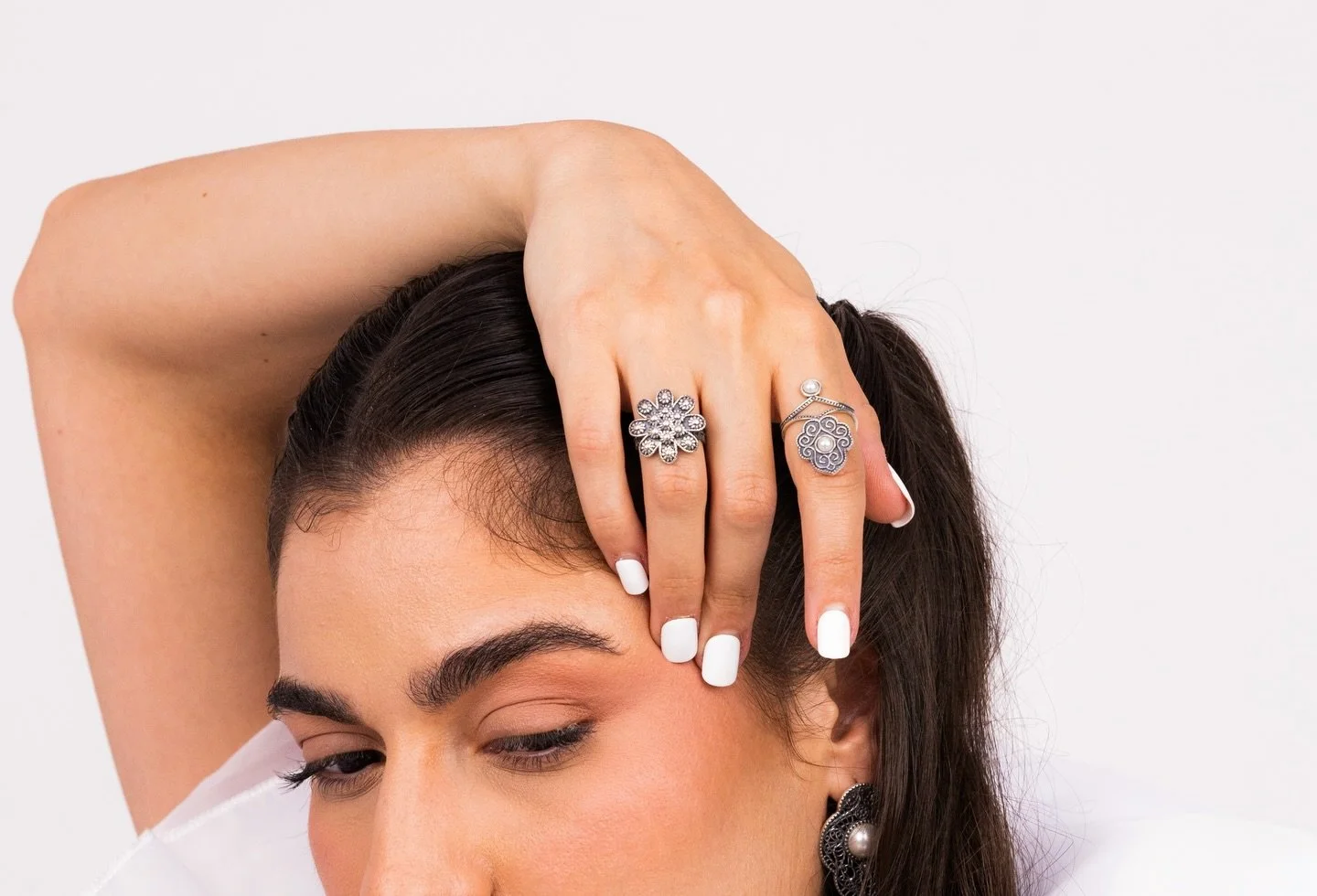 Our beautiful flower ring (Tsaghig Ring) available now on Site💍 
Perfect for all seasons and outfits 🌺🪷🪻
www.urartya.com

 Don&rsquo;t forget your 10% off on your first order once you sign up! 🥰

#flower #flowerjewelry #dailylook #luxurylifestyl