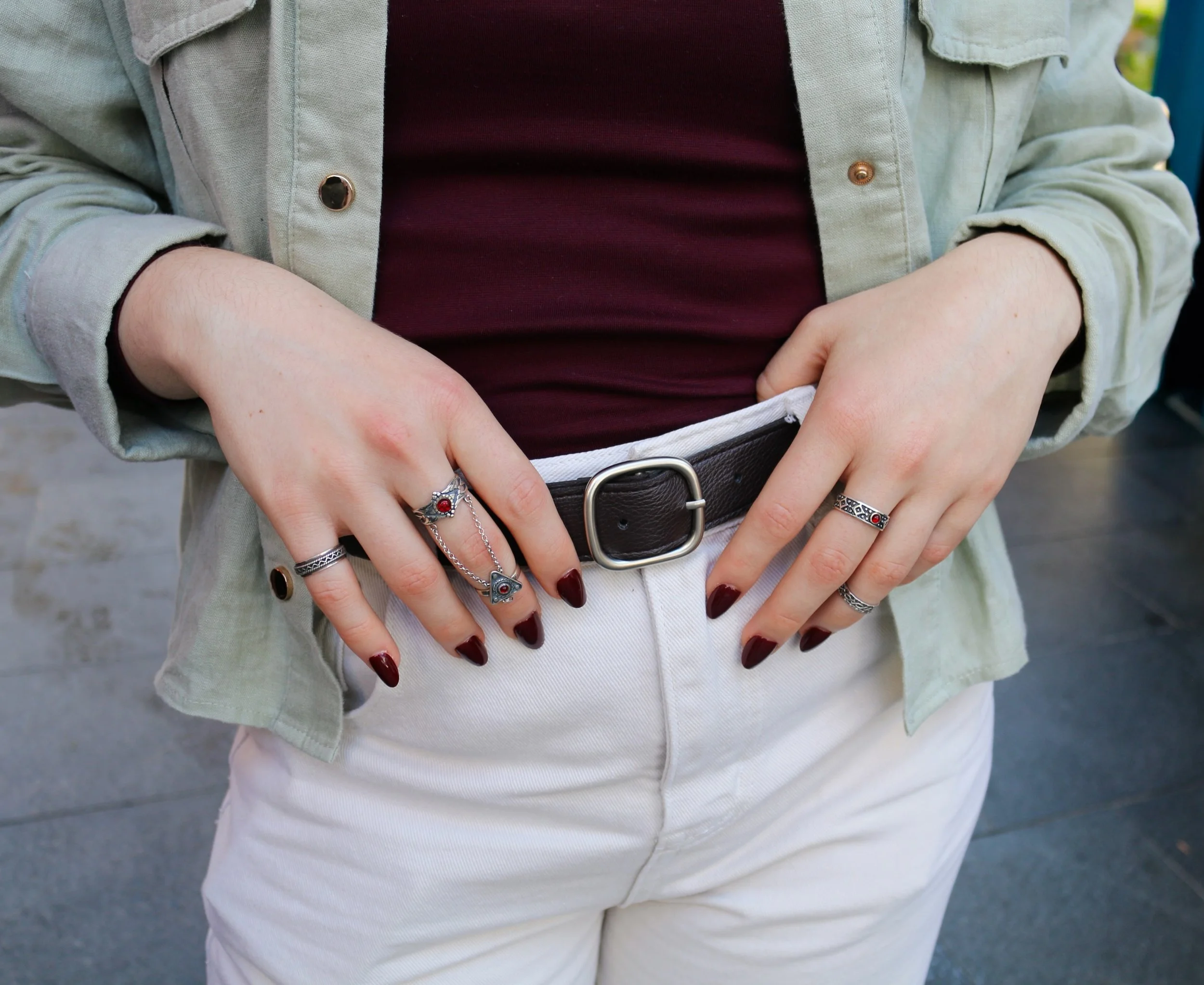 Spotlight on Ani making our double chain ring look effortlessly iconic ! 🖤

Ring- Red eye
#urartyajewellery #silverjewellery #effortlesslychic #dailystyle