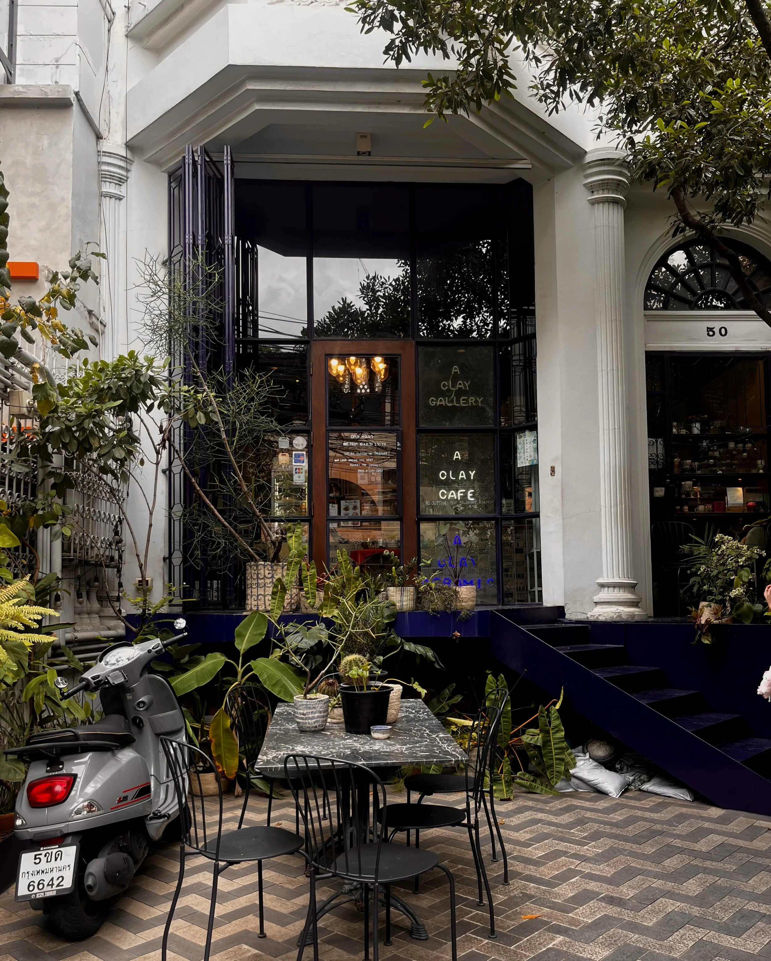 Pic 5_cafe exterior - Lindsey Morrow.jpeg