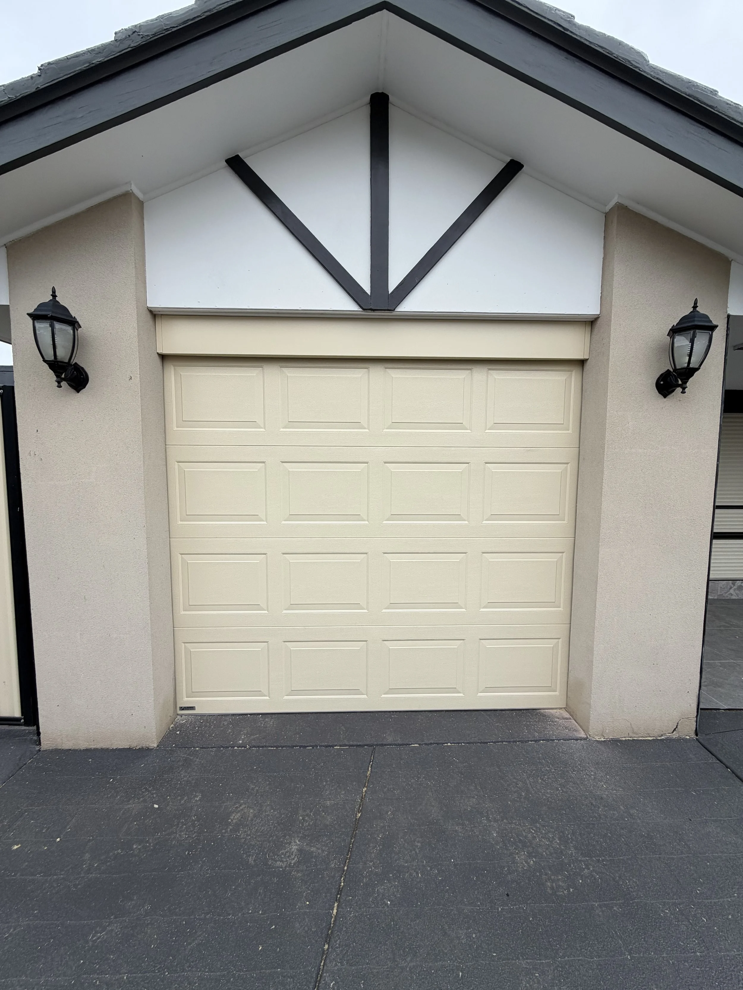 garage door services Melbourne (4).jpeg