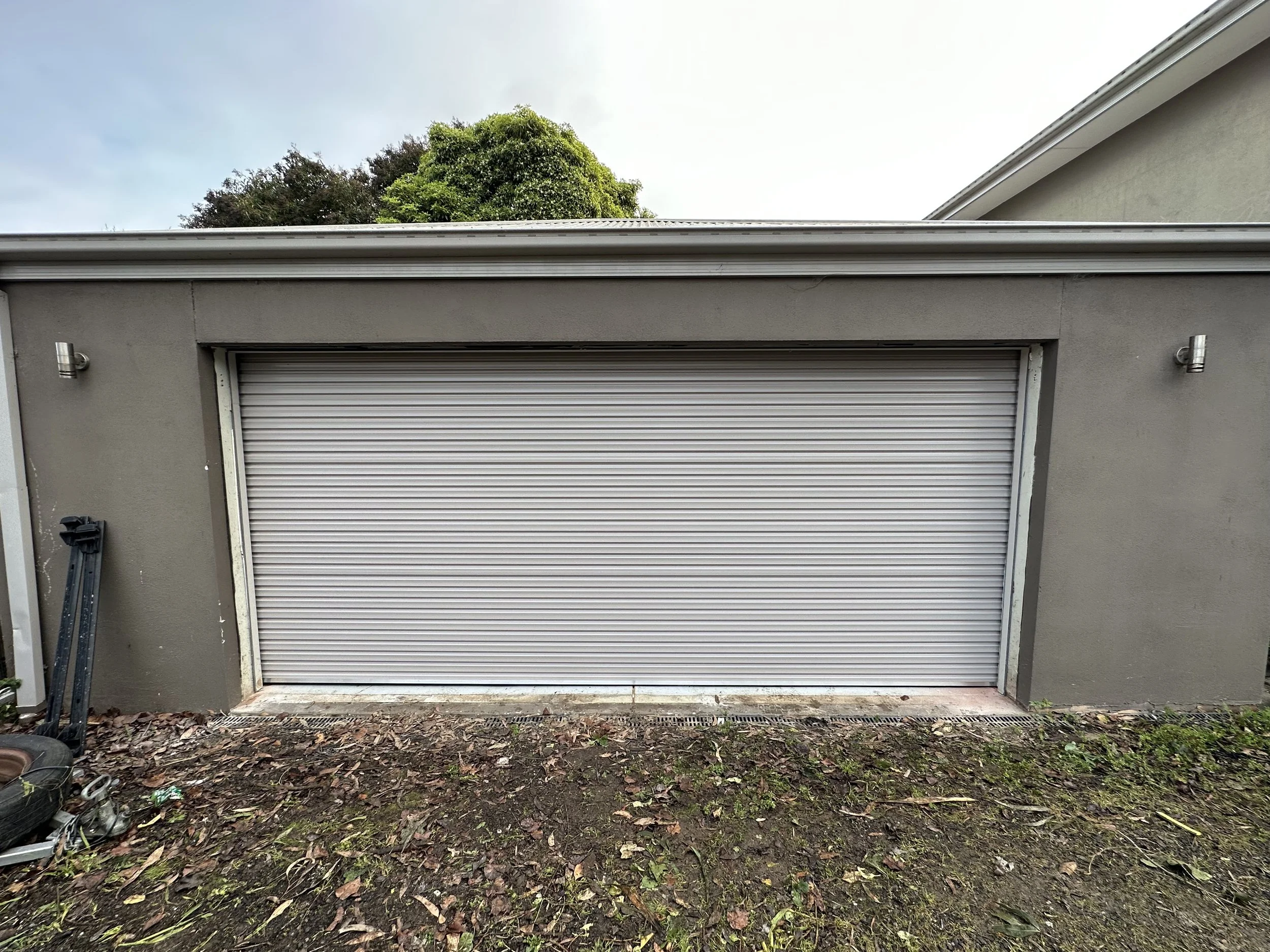 Residential garage door service in South East Melbourne