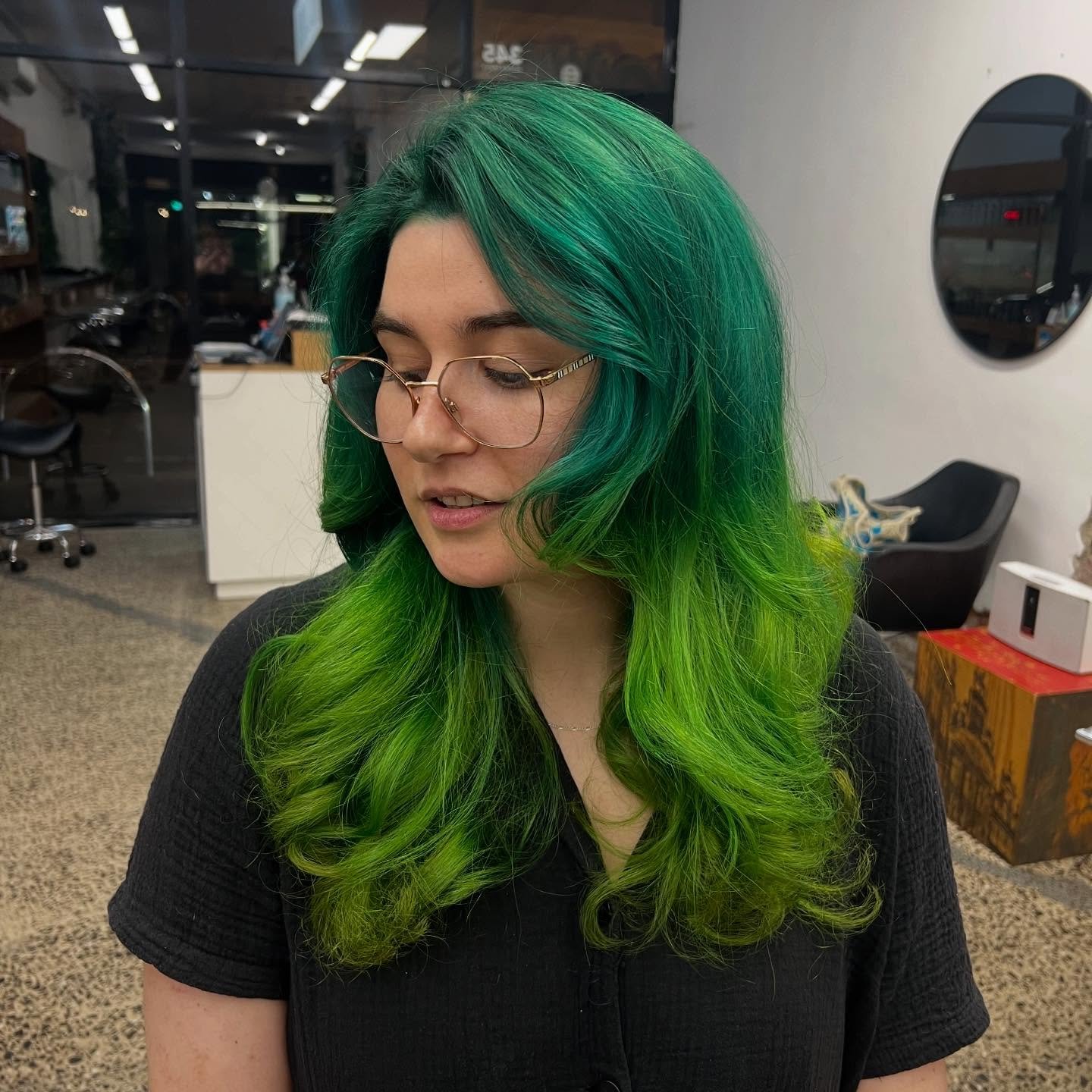 A wicked green by @paige_hooplasalon