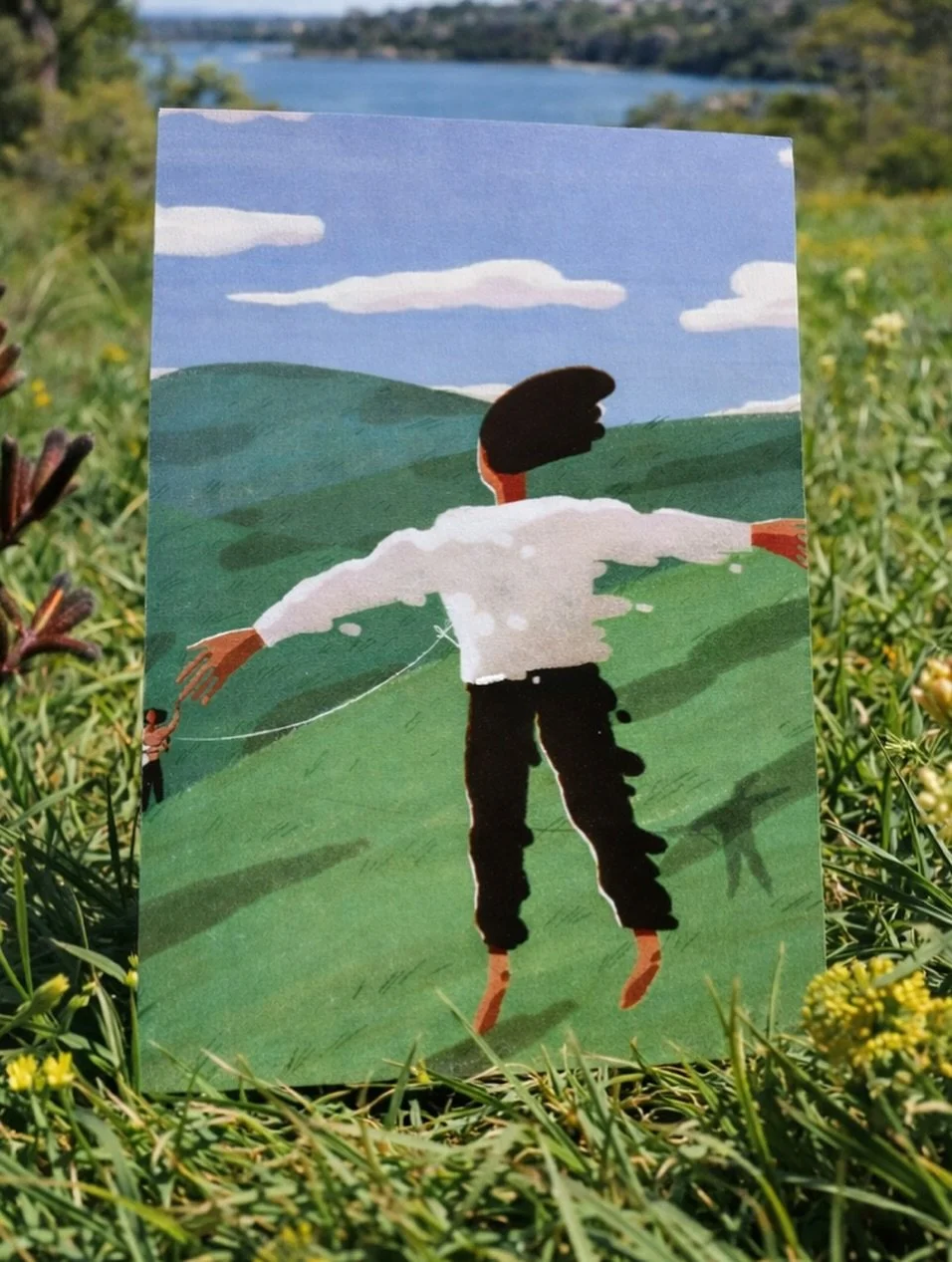 Like a kite, almost flying😁
⬆️Somewhere in the distance, someone is holding the other end of the string.
A tiny detail you might notice🙌🏻