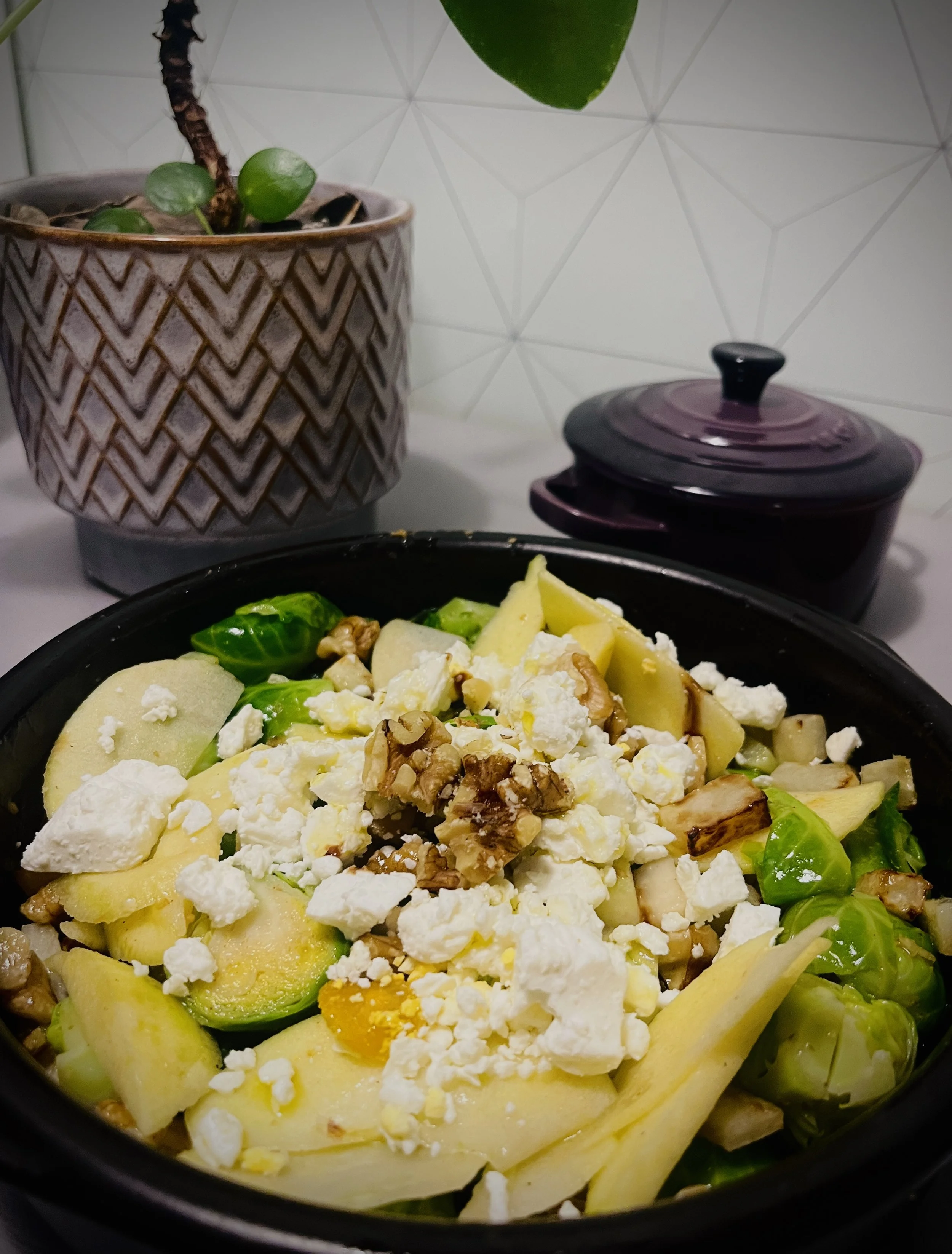 Salade van spruitjes en koolrabi