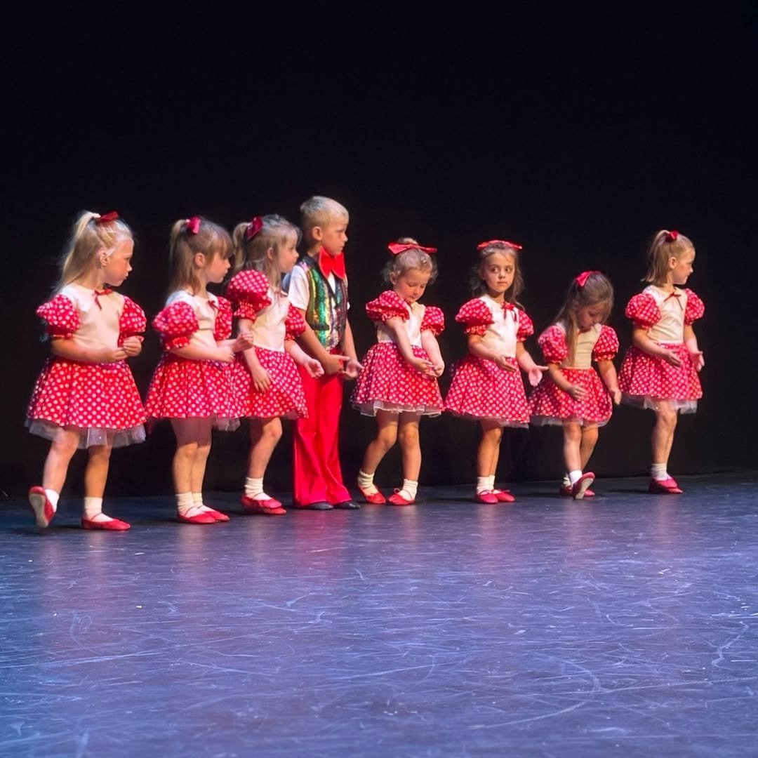 A performance by members of the Bernadette Heys School of Theatre Dance.
