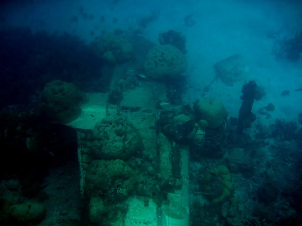 zero fighter next to eton-2.JPG