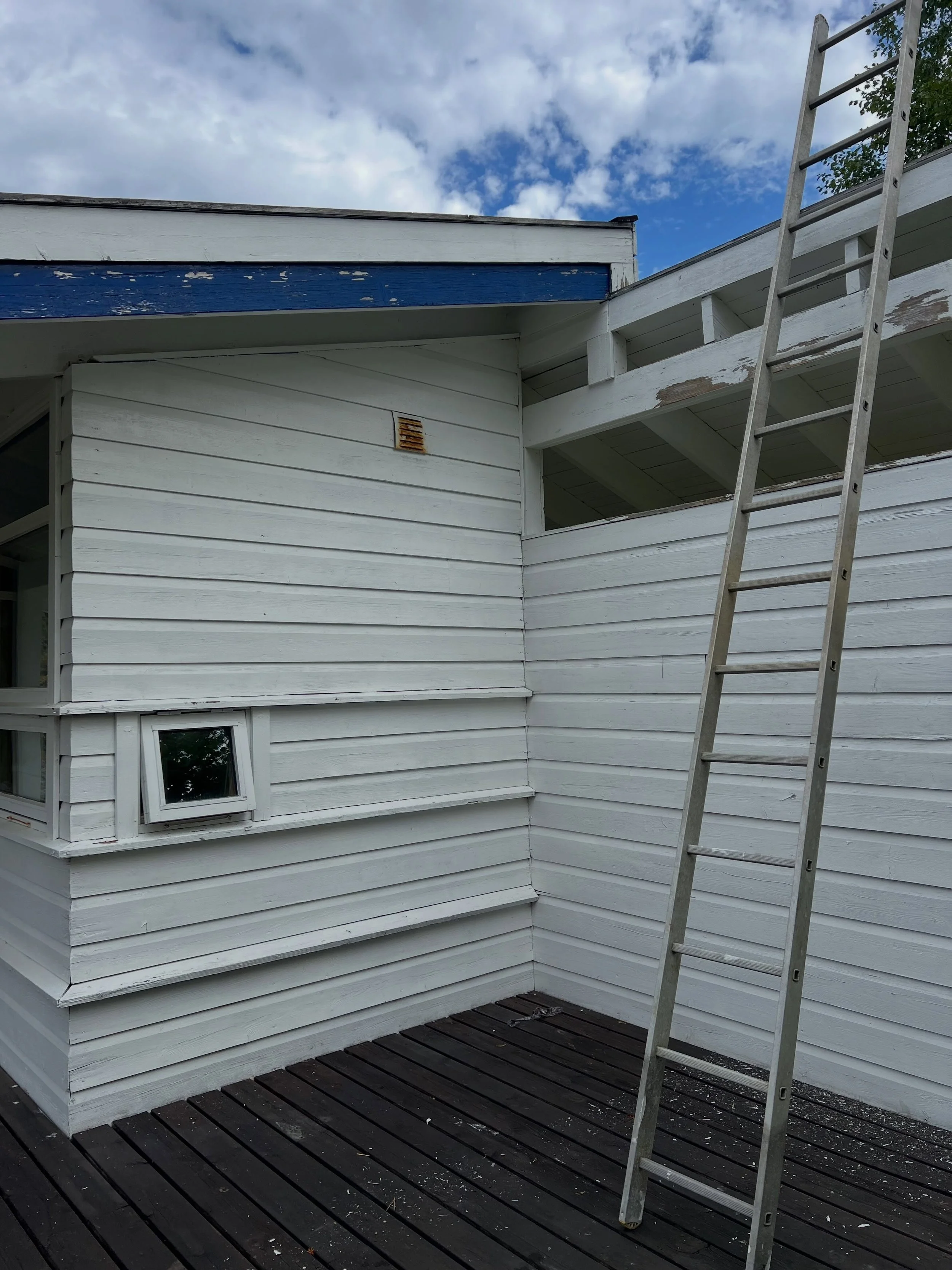 Did some much needed painting work on this place. Prep, caulking around windows, detailed painting, wall painting and painting of outdoor furniture.

#handyman #handymanservices