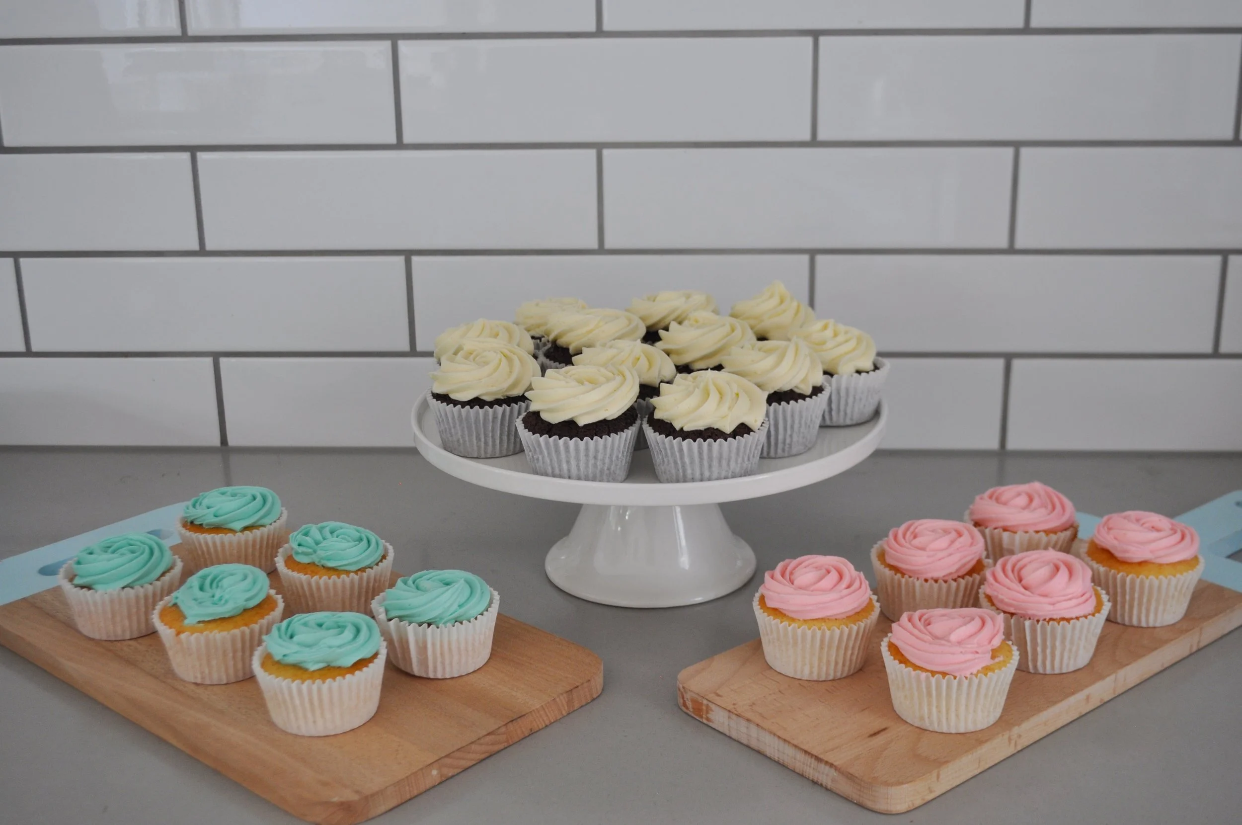 24 CUSTOMISED Cupcakes
