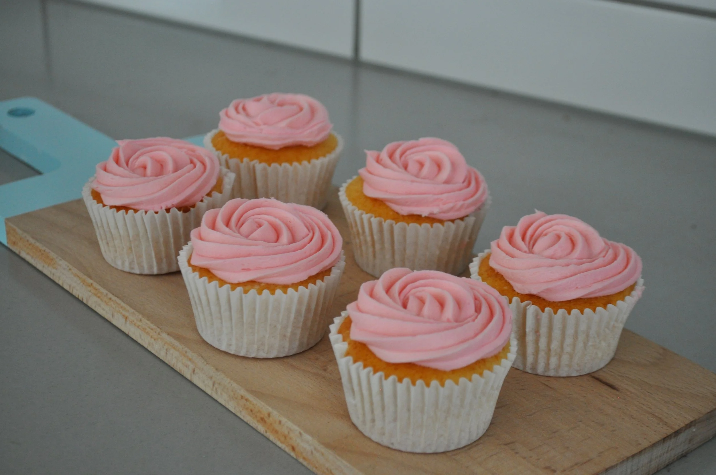 6 CUSTOMISED Cupcakes