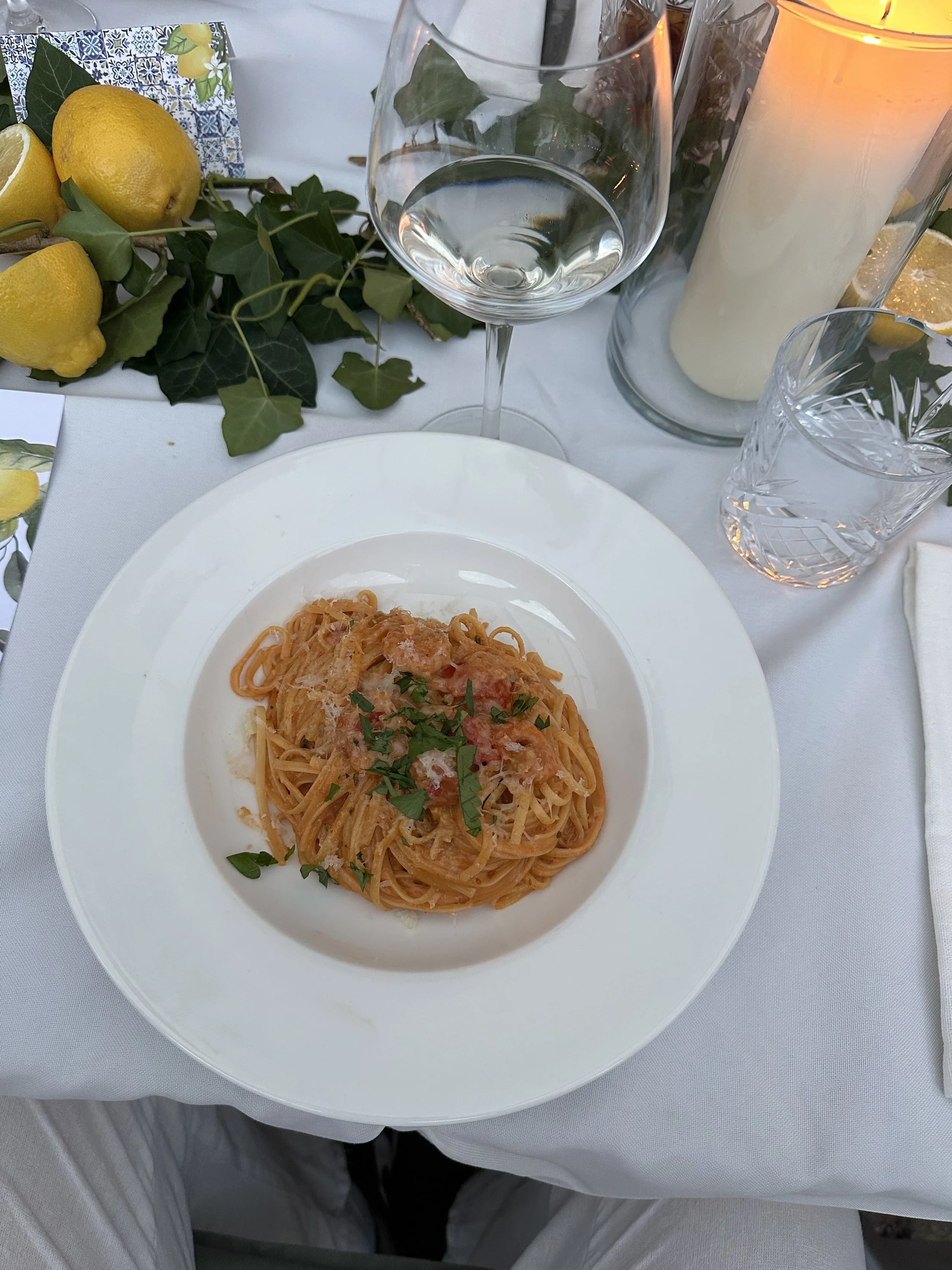 LINGUINI SCAMPI   Romige licht- pittige pasta met knoflookgarnalen