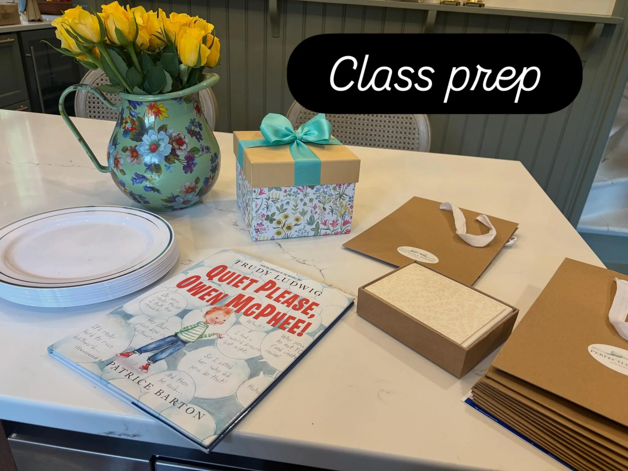 Plates, thank you notes, gift bags, a book about manners&hellip;the fun of planning an etiquette class 🍽️📝📚