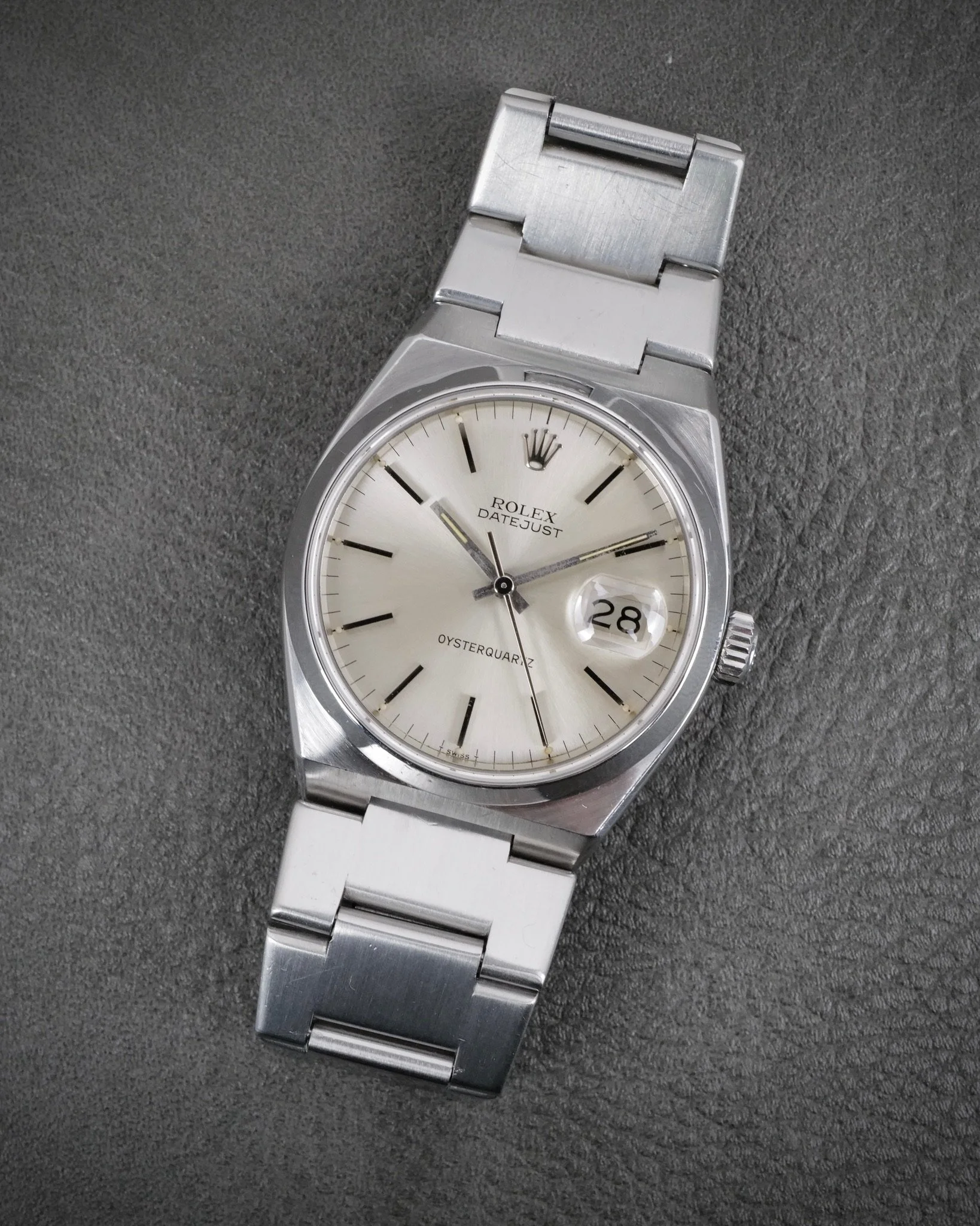 Rolex Datejust Oysterquartz 17000 — Silver Dial, Stainless Steel