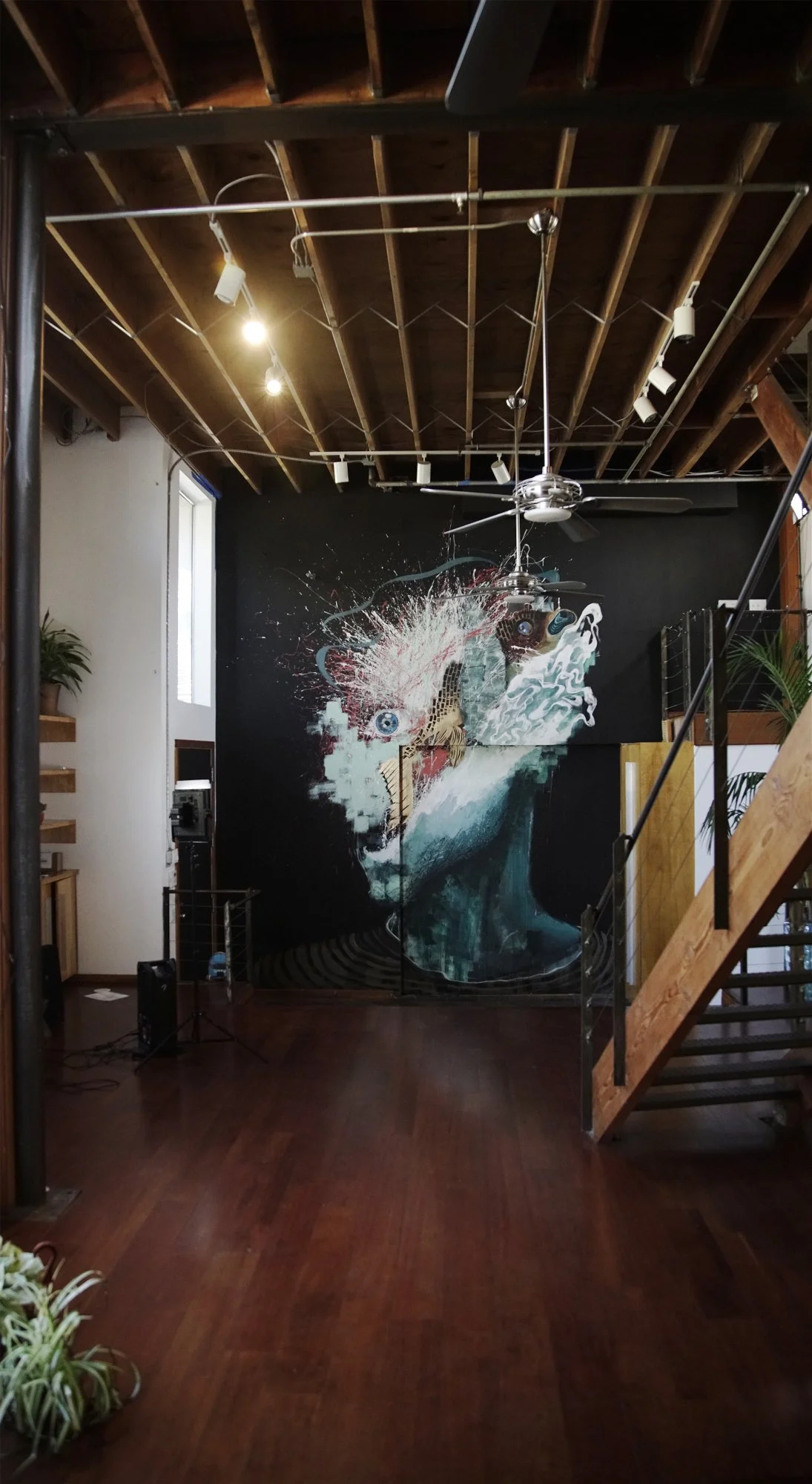 aya-tarek-winston-house-venice-beach-mural-loft-20171.jpg