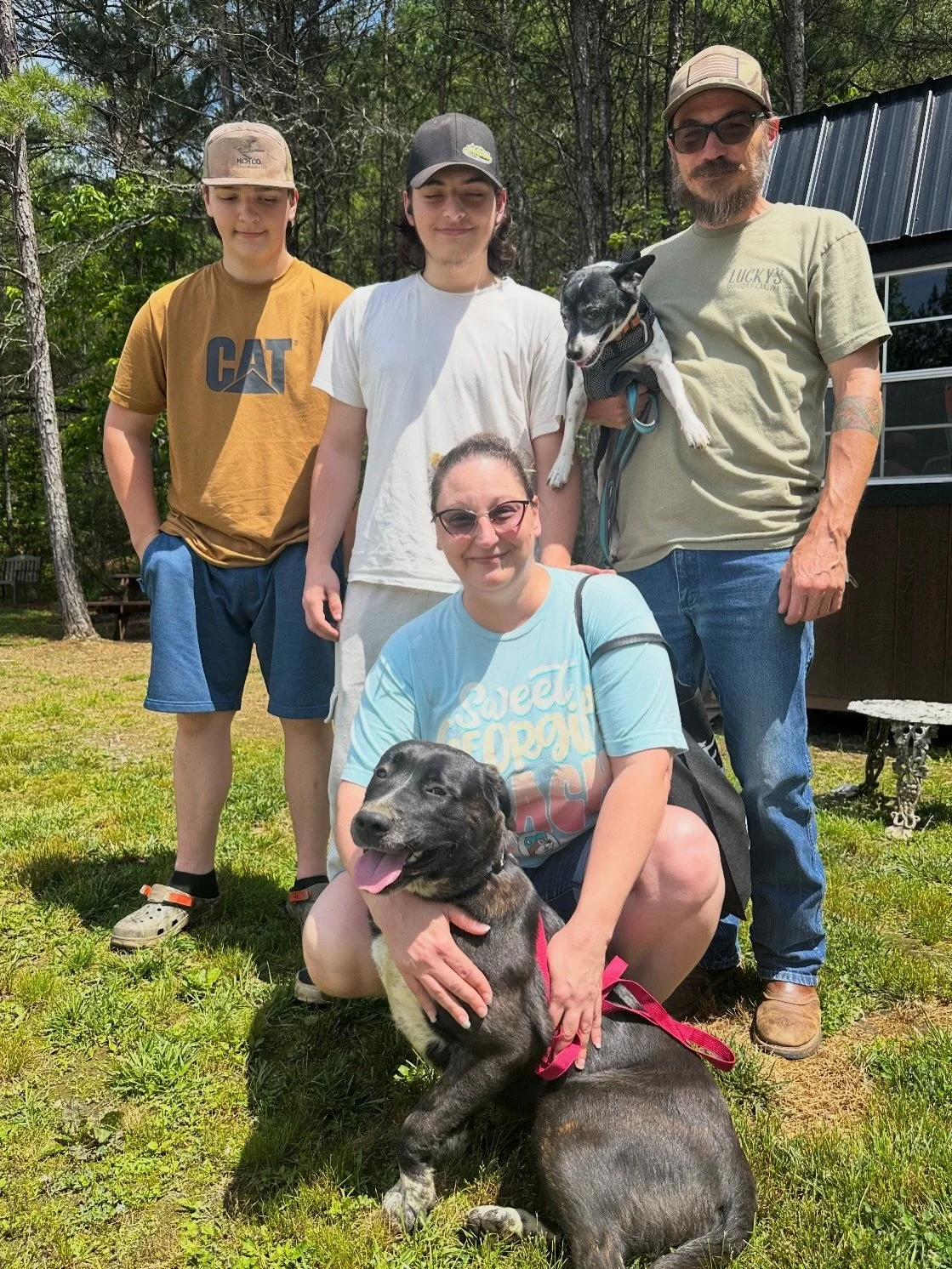 When FERNANDO was facing his euthanasia deadline at @claytoncountyanimalcontrol a lot of people came together to change his story. ❤️&zwj;🩹

Volunteers in Clayton County advocated for him and shared his information with us. Luckily, we were able to 