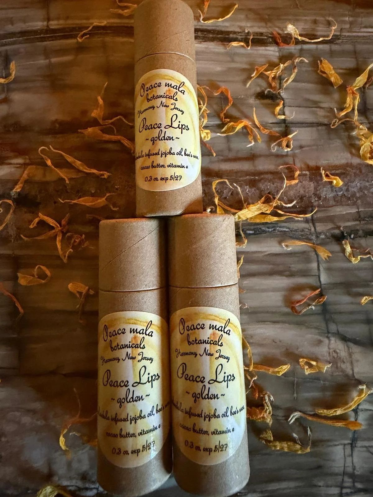 Peace Lips golden pyramid