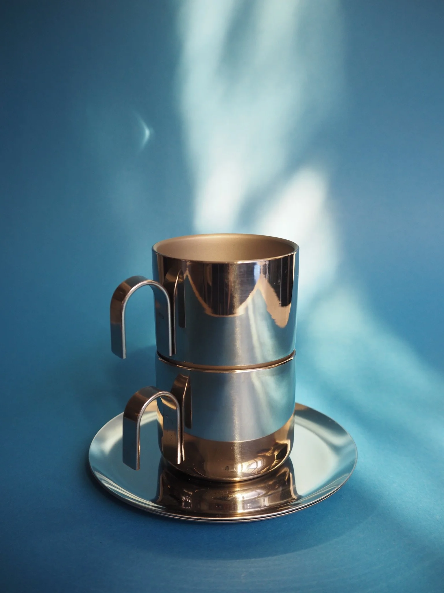 koffiekopjes met schotels