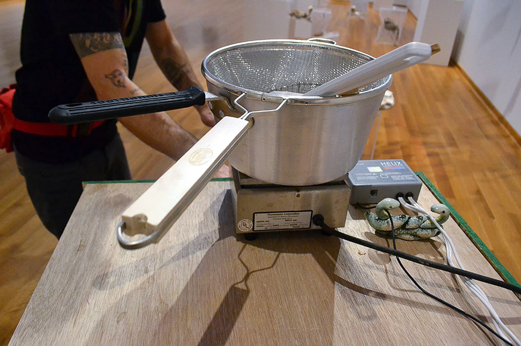 RIVERS OF BABYLON
Reggae powered tempeh incubator, soybeans, Rhizopus Oligosporus
2008