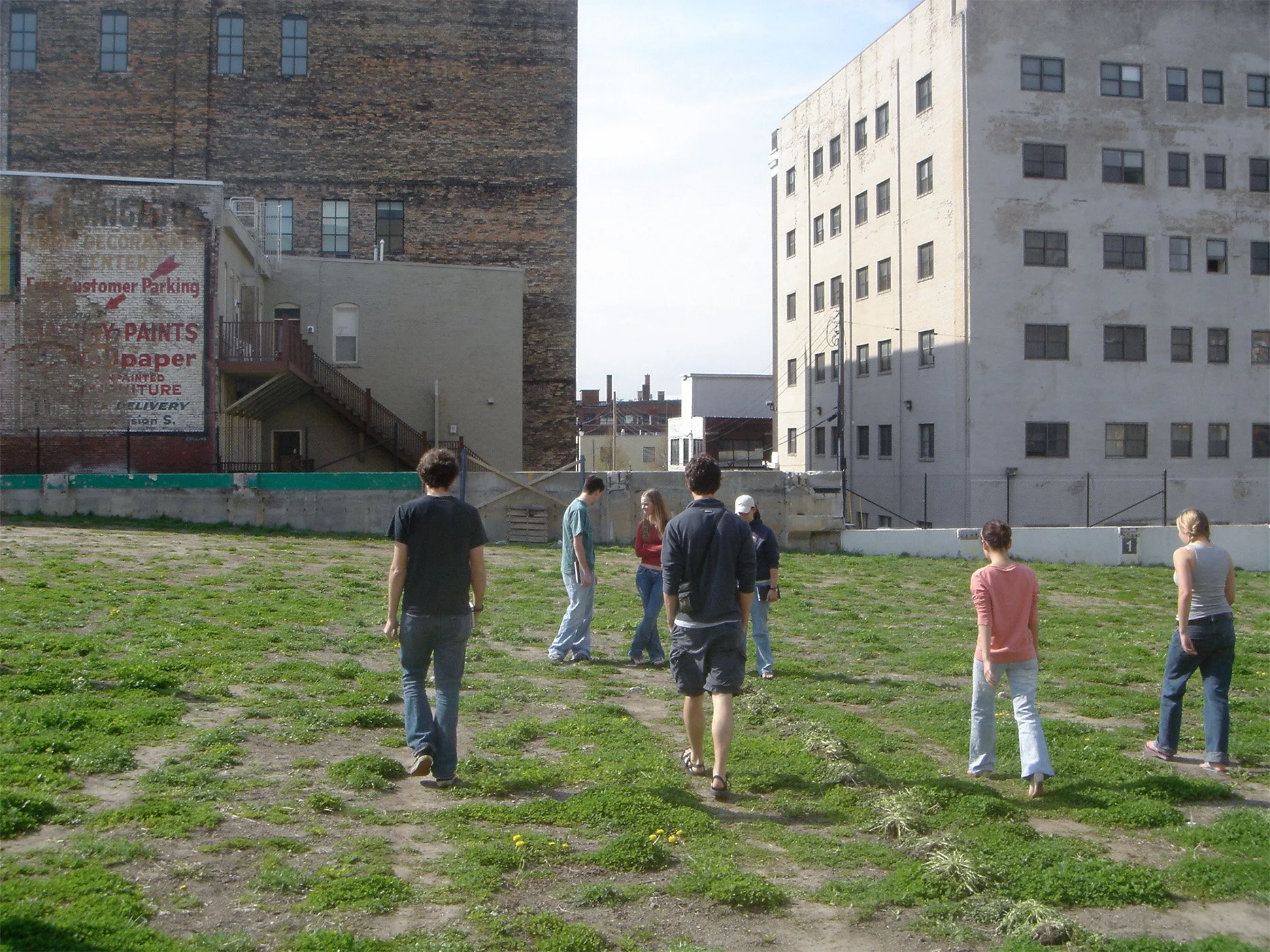INTRO, INTERMEDIATE, & ADVANCED SCULPTURE
Collaborative student project
PLANT! 
Students divide into groups and transform 6 unique sites throughout Grand Rapids into literal or conceptual gardens. Guided bike and bus tours brought viewers to each sit