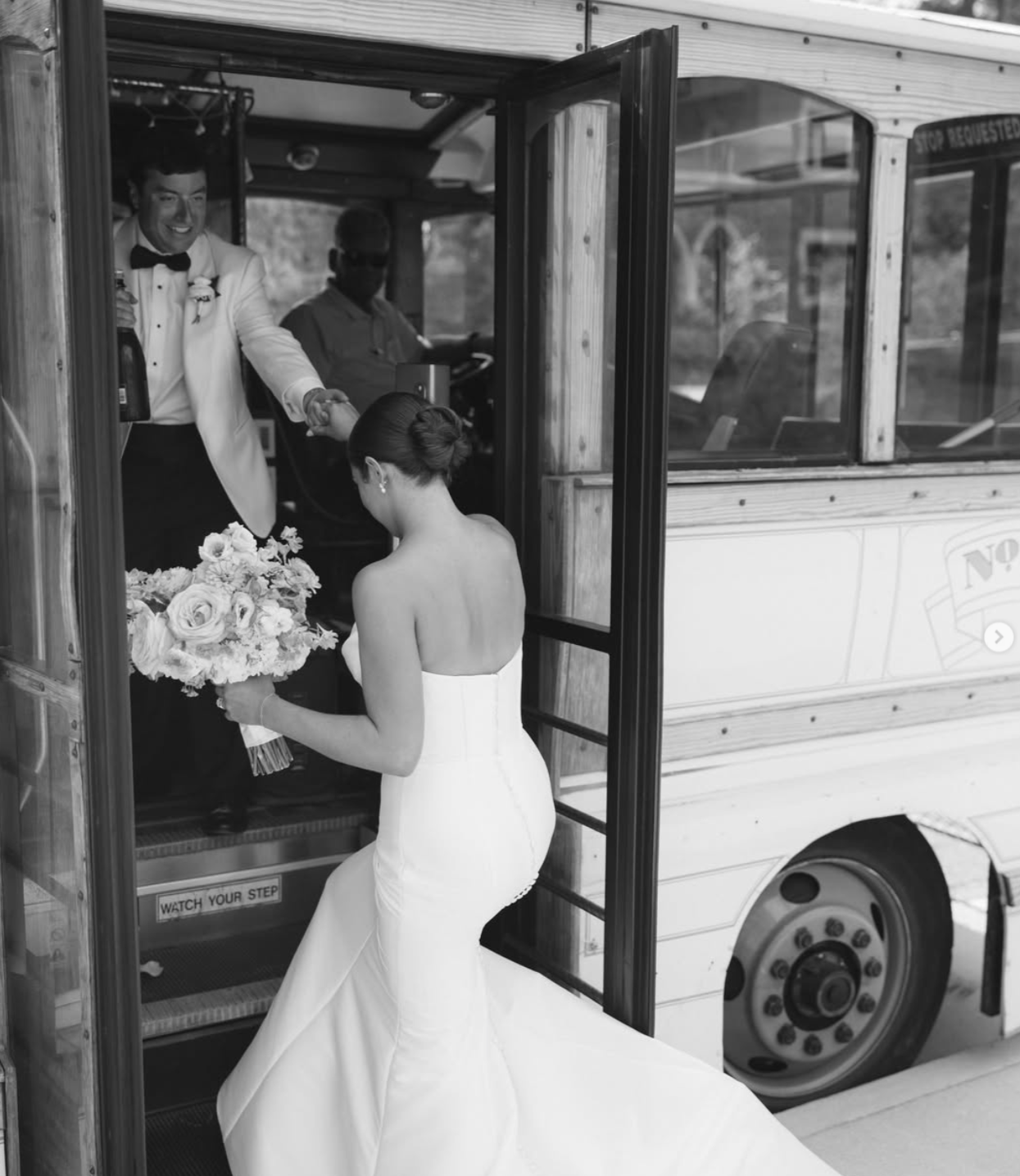 Bride with a natural custom spray tan by Glow Girl Tanning in Richmond, Virginia.