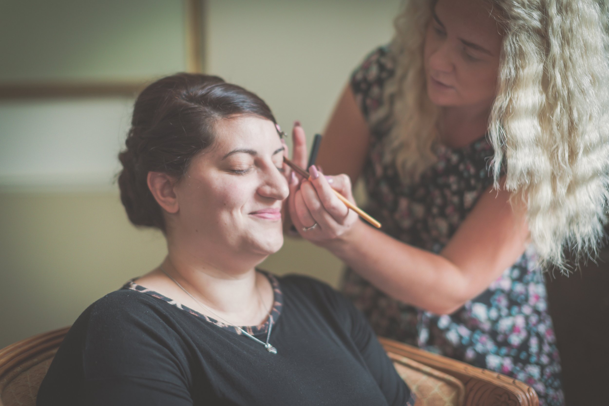 Bridal prep at the stunning Aldwick Estate