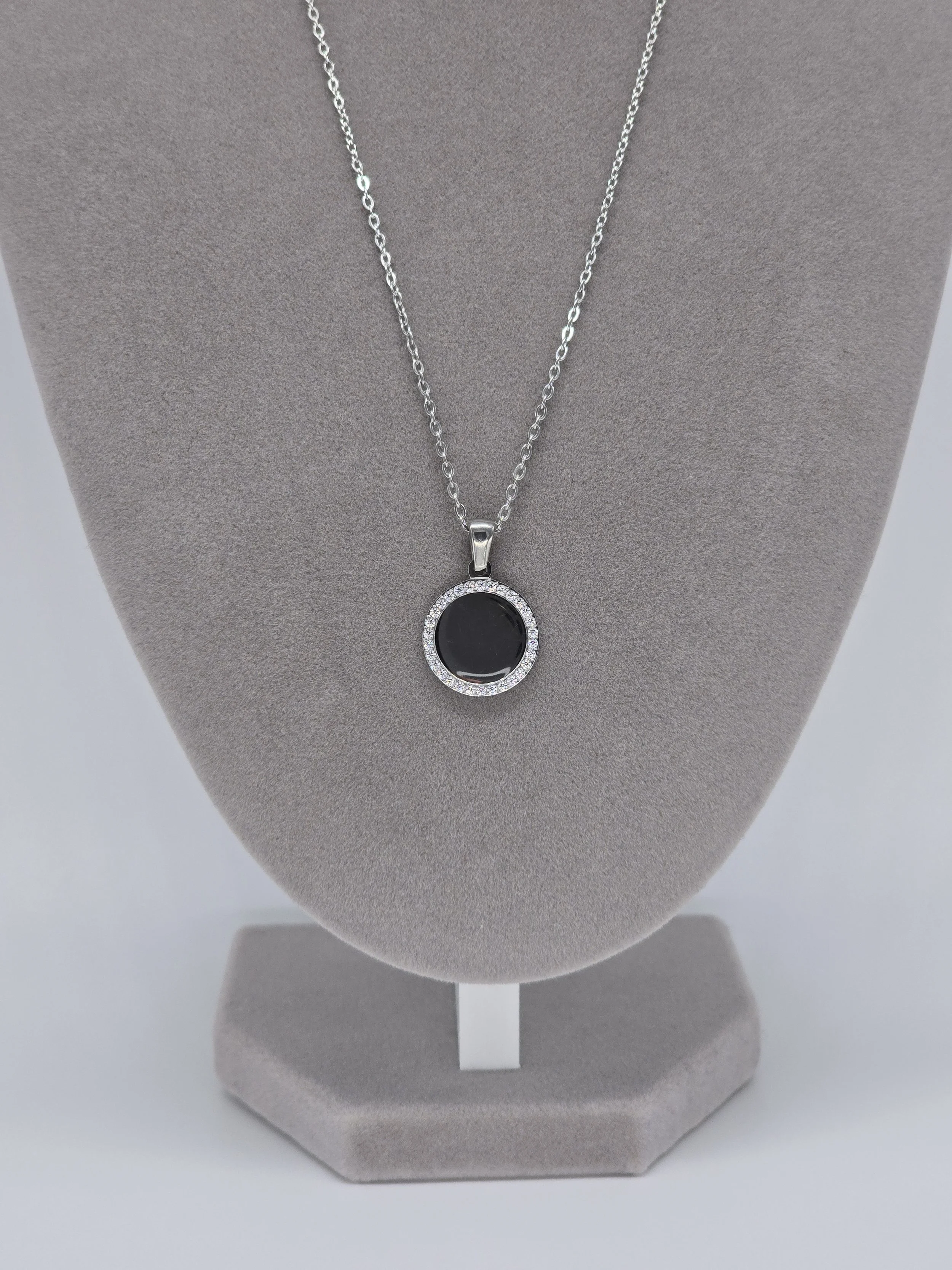 18K GOLD PVD_STAINLESS STEEL ROUND CZ PENDANT_3.jpg