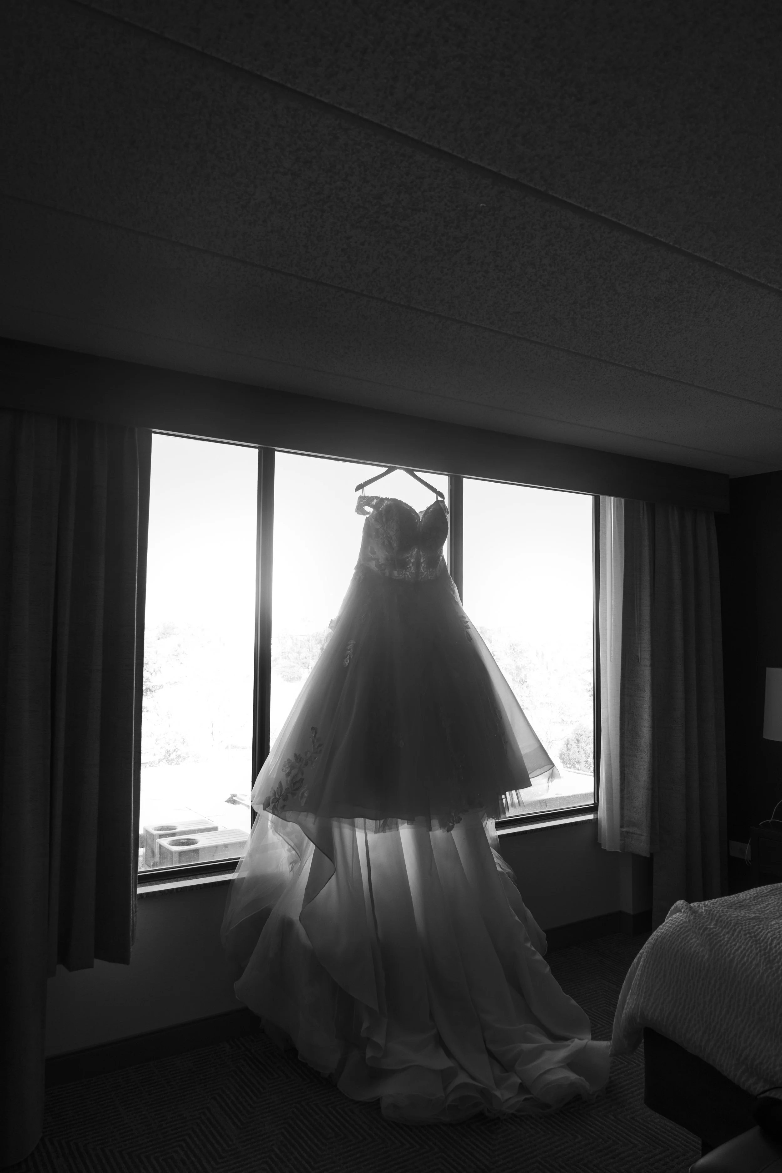 LPS-Shelby & Evan Wedding-0010.jpg